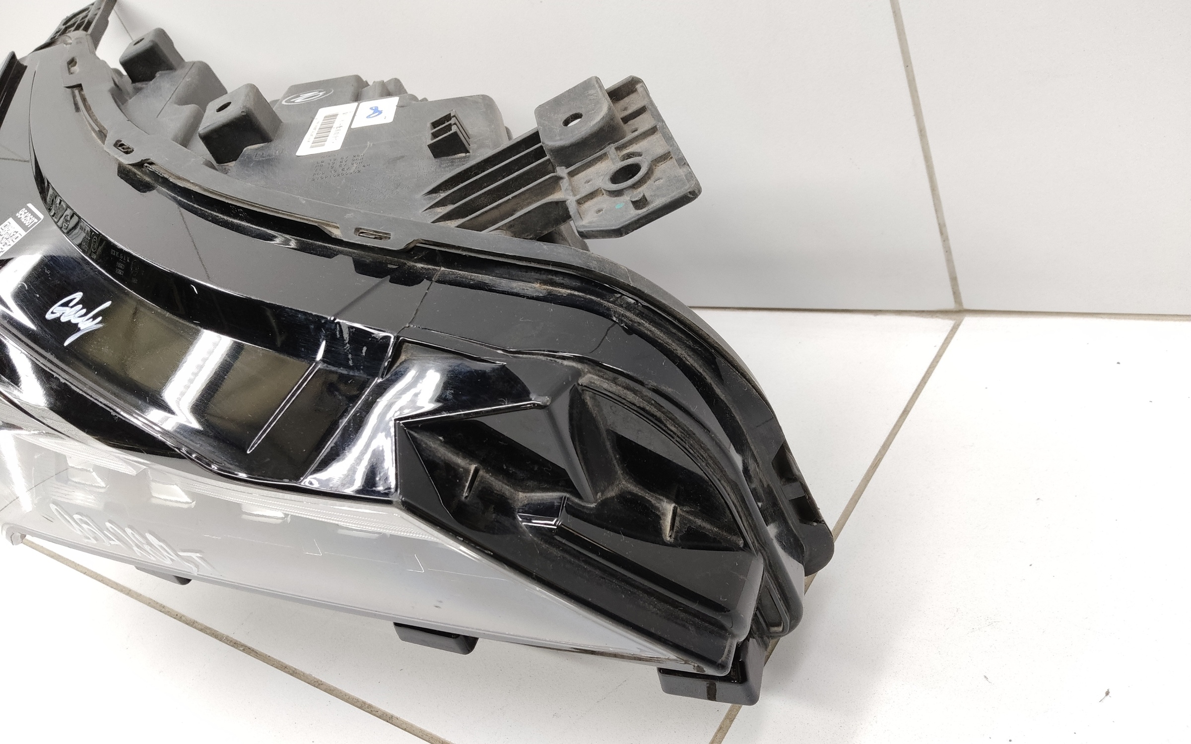 Фара передняя правая Geely Coolray Restail LED