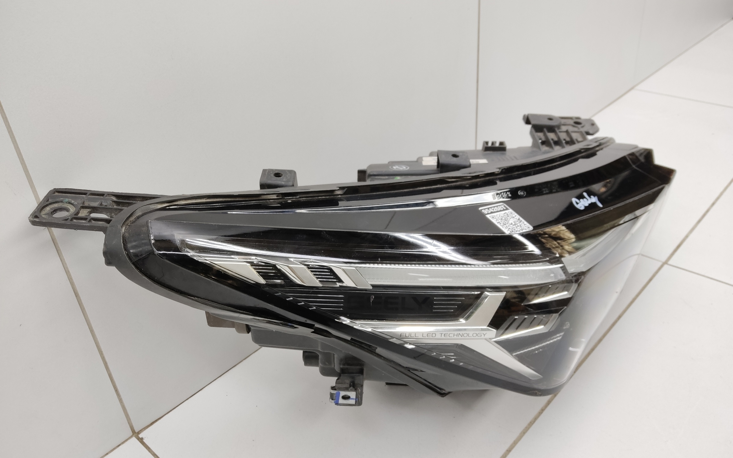 Фара передняя правая Geely Coolray Restail LED