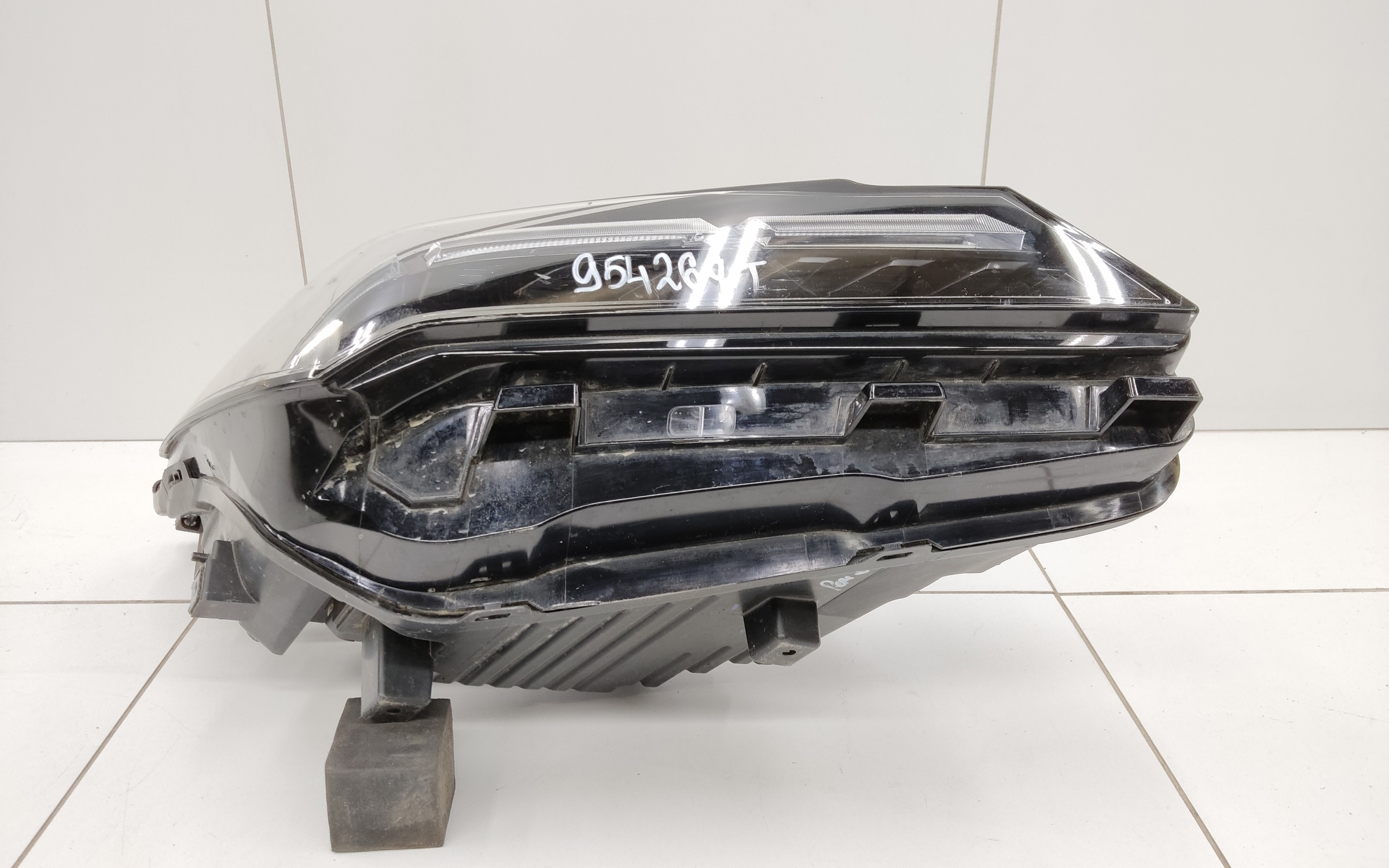 Фара передняя правая Geely Coolray Restail LED