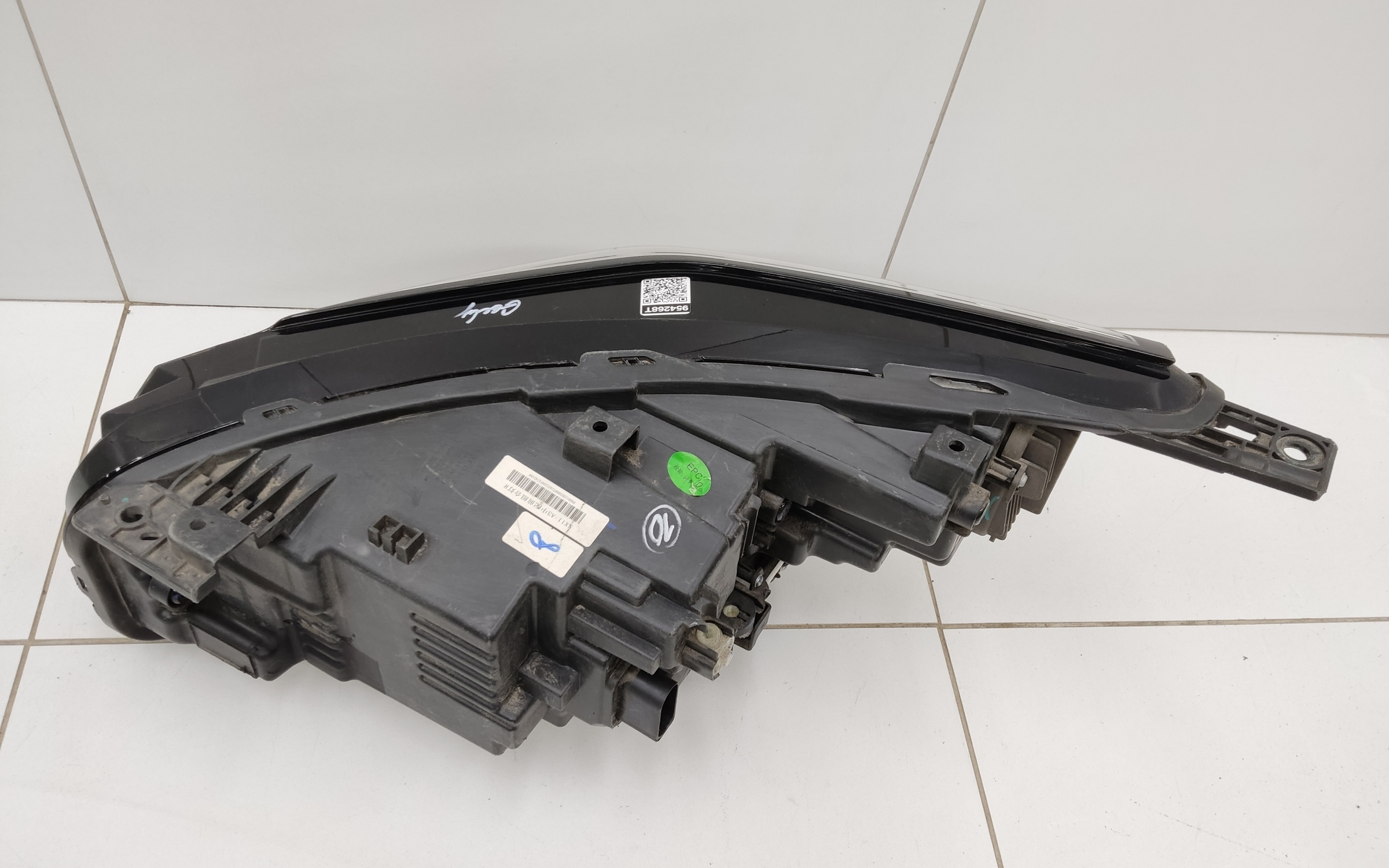 Фара передняя правая Geely Coolray Restail LED