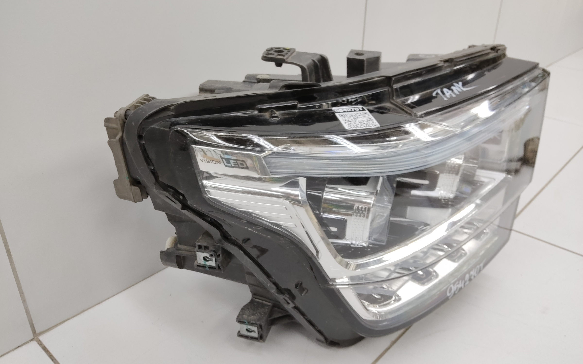 Фара передняя правая Tank 500 LED