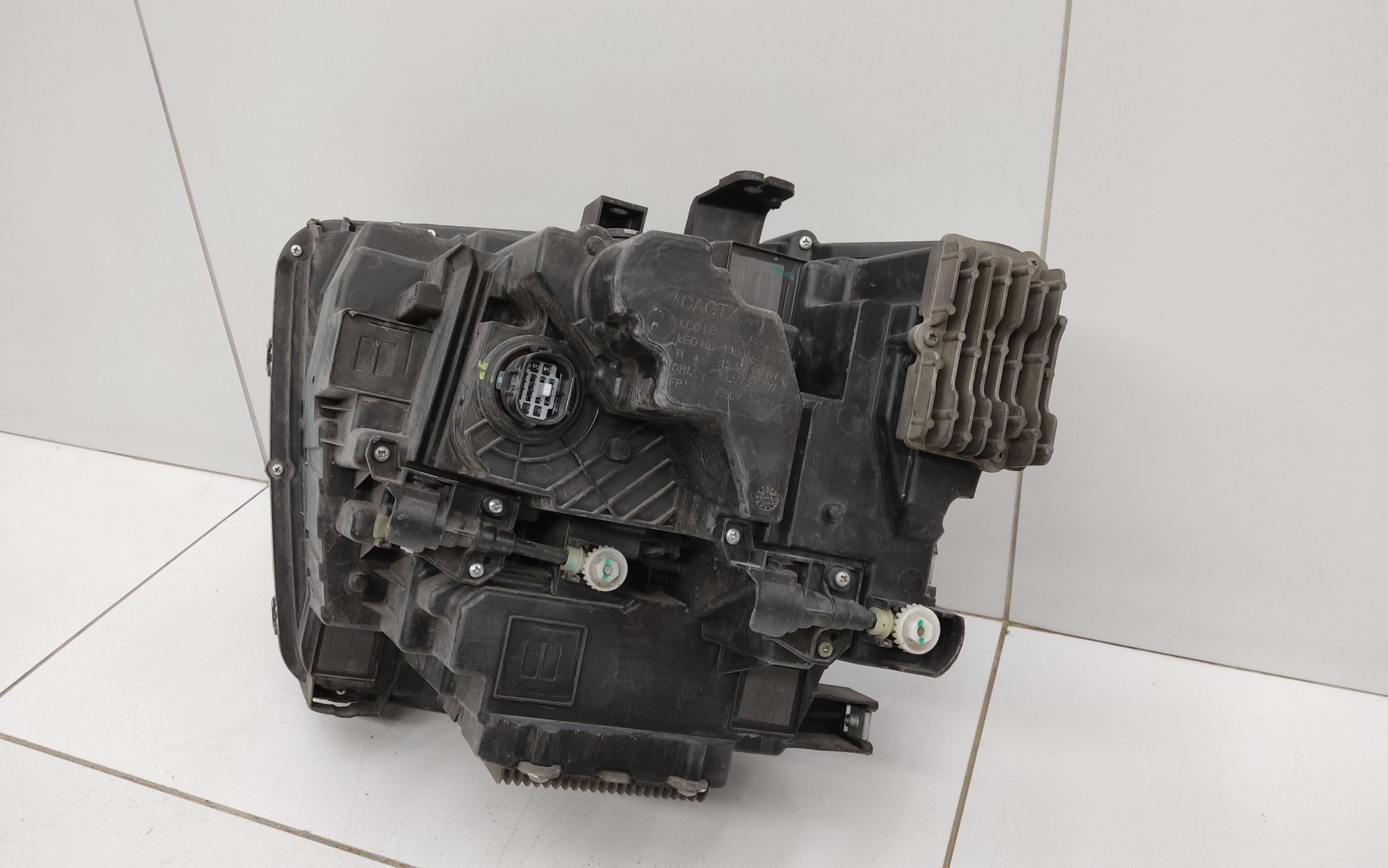 Фара передняя правая Tank 500 LED