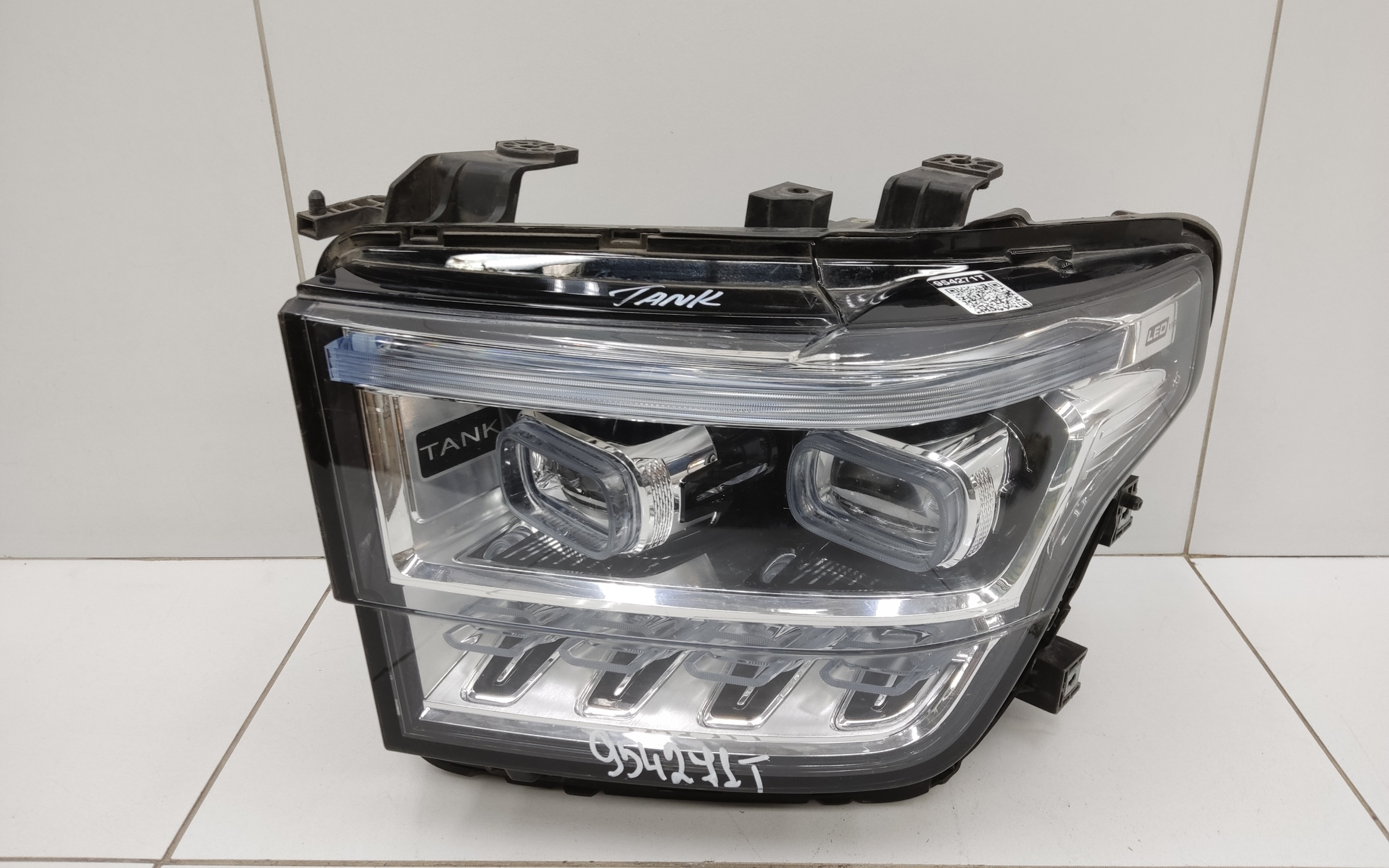 Фара передняя левая Tank 500 LED