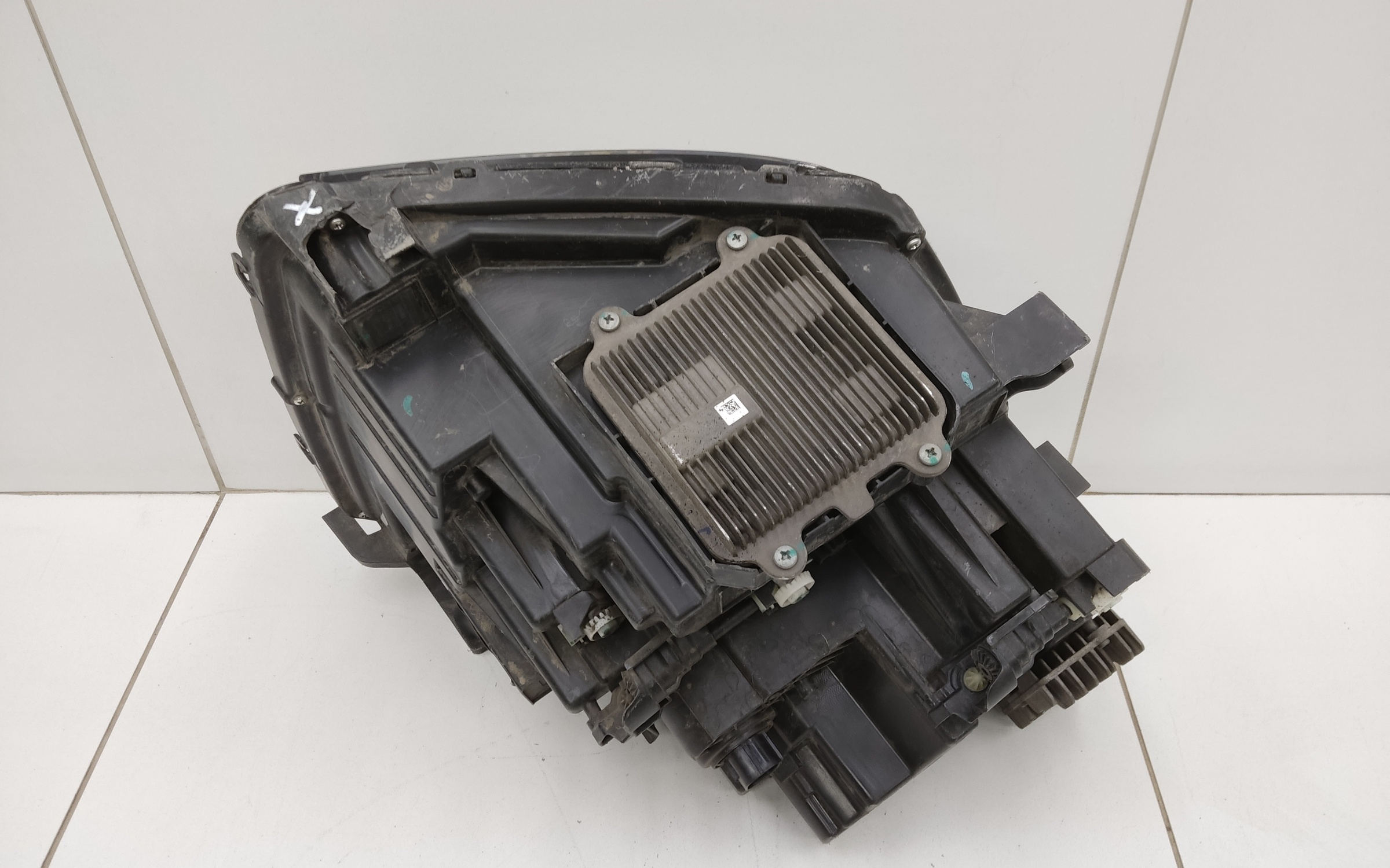 Фара передняя левая Tank 500 LED