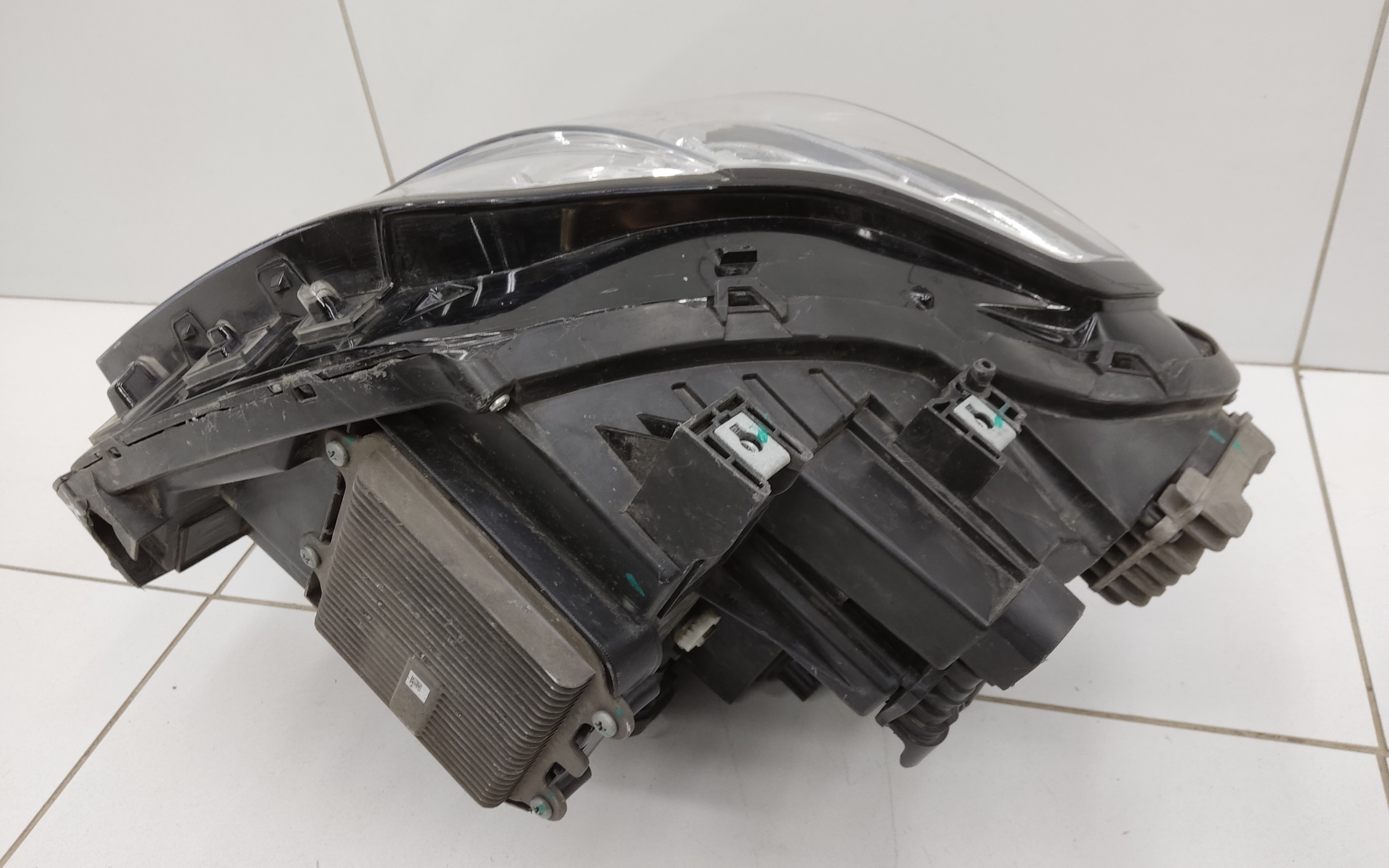 Фара передняя левая Tank 500 LED