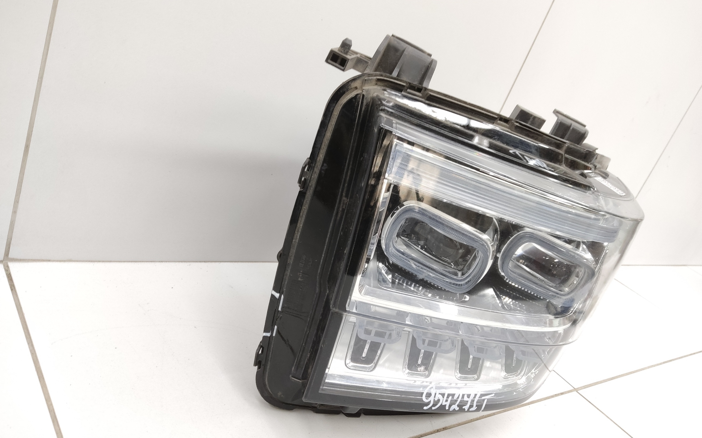 Фара передняя левая Tank 500 LED