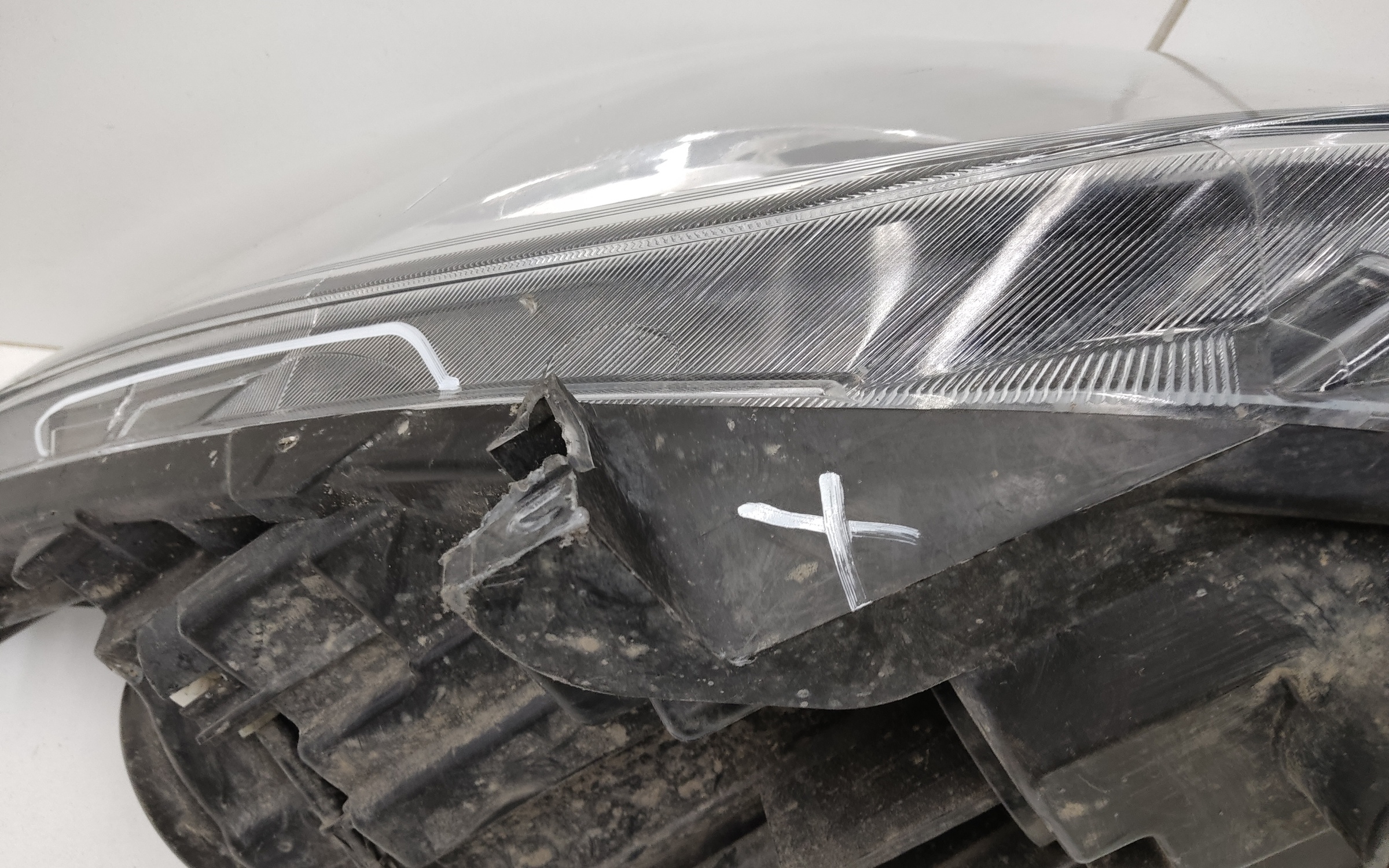 Фара передняя правая Chery Tiggo 4 Pro галоген линза