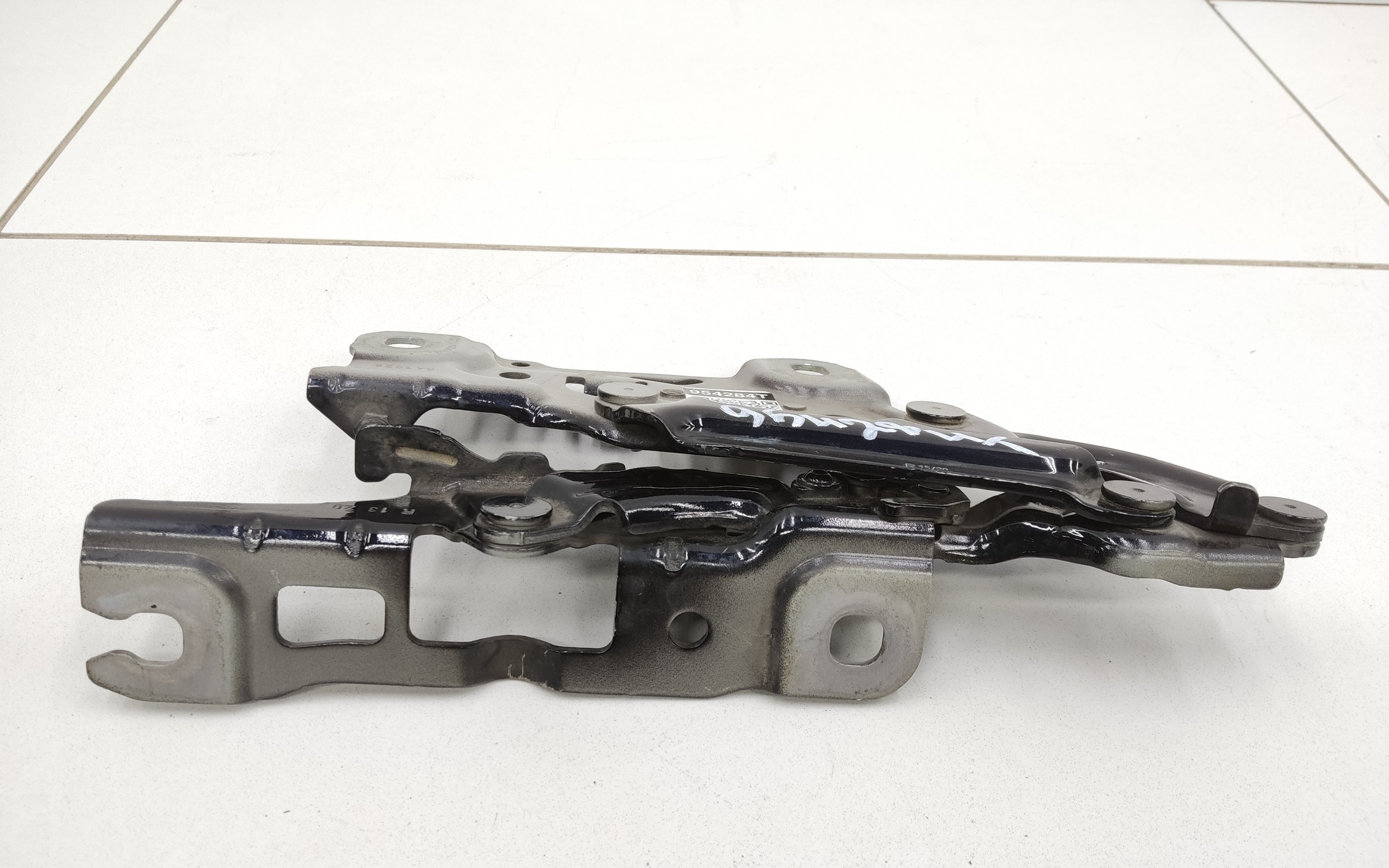 Петля капота правая BMW 5er G30