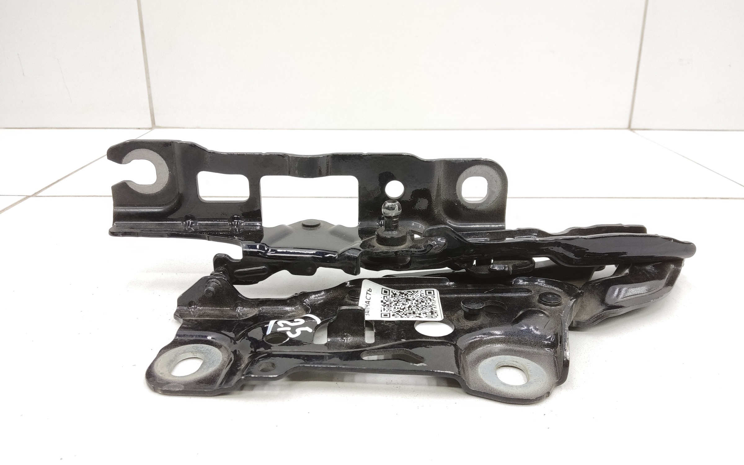 Петля капота правая BMW 5er G30