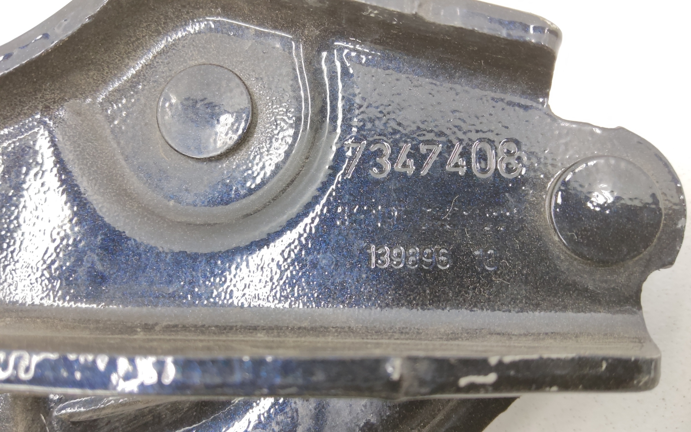 Петля капота правая BMW 5er G30