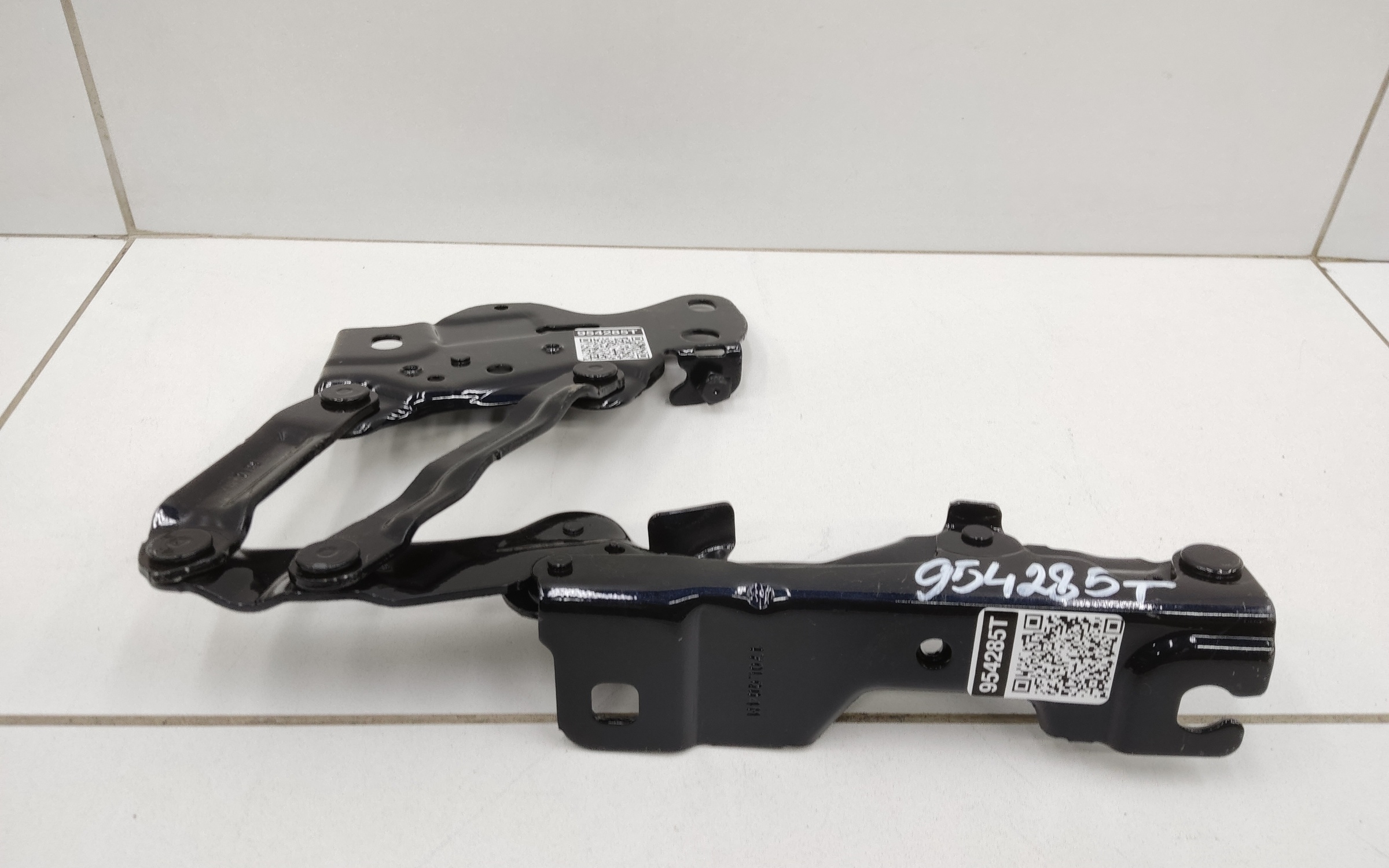 Петля капота левая BMW X5 G05