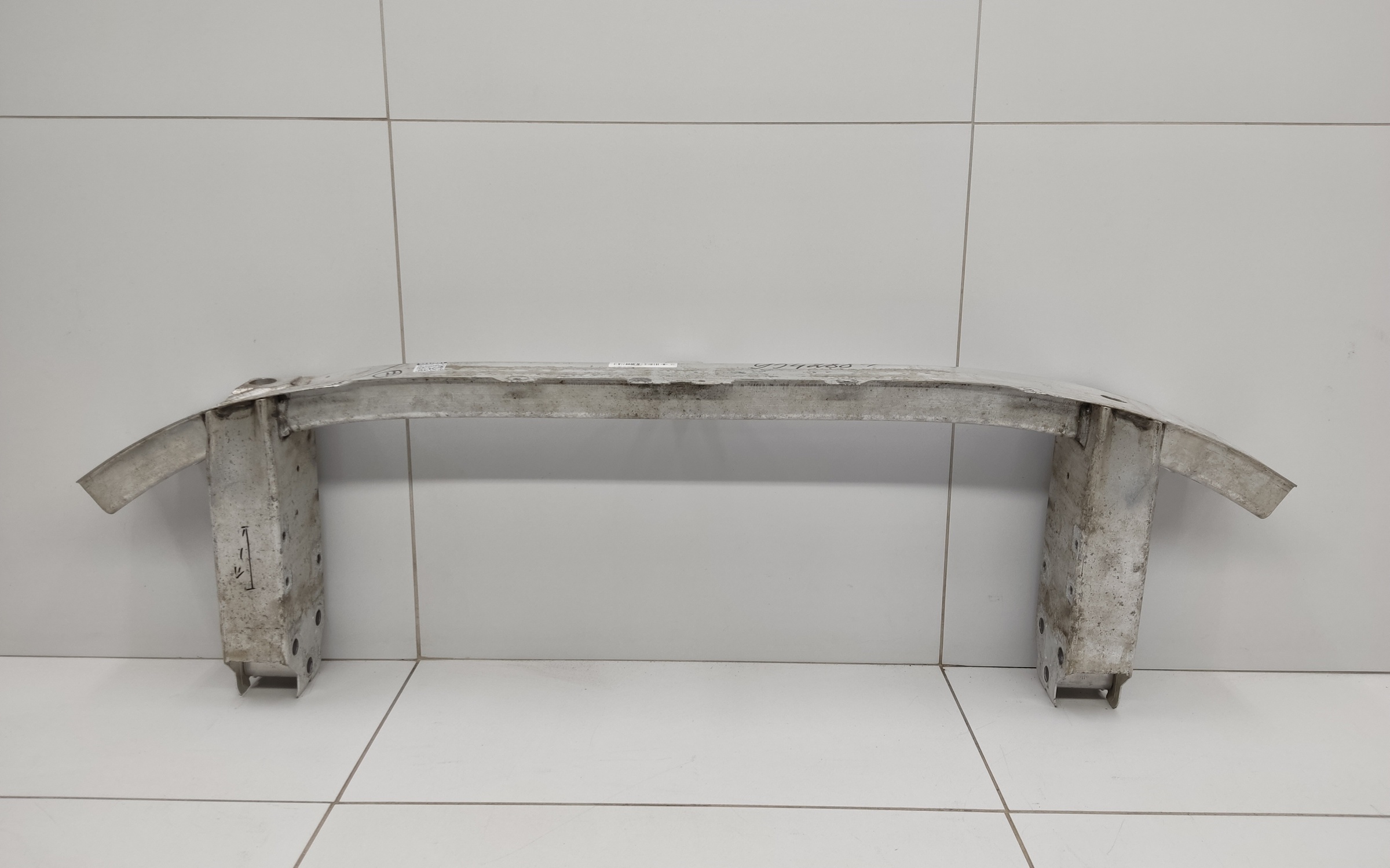 Усилитель переднего бампера BMW 7er G11 Restail