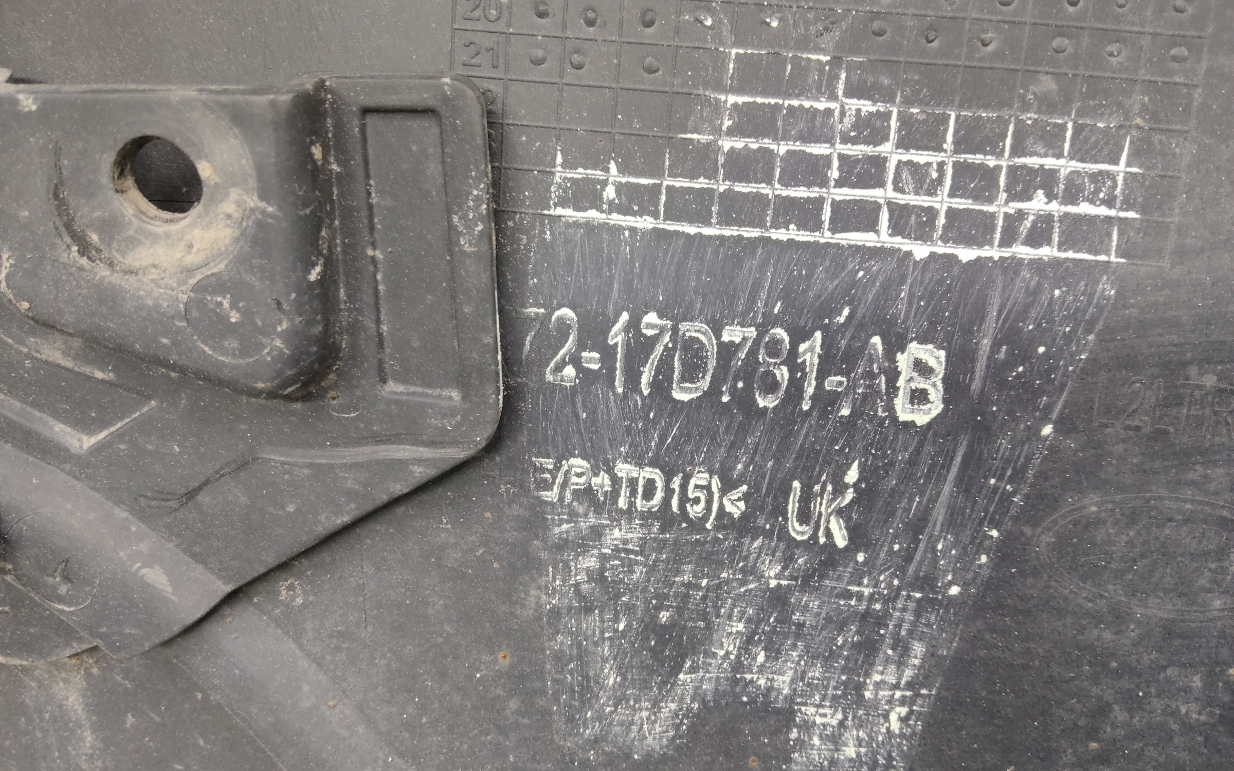 Бампер задний Land Rover Discovery Sport Restail