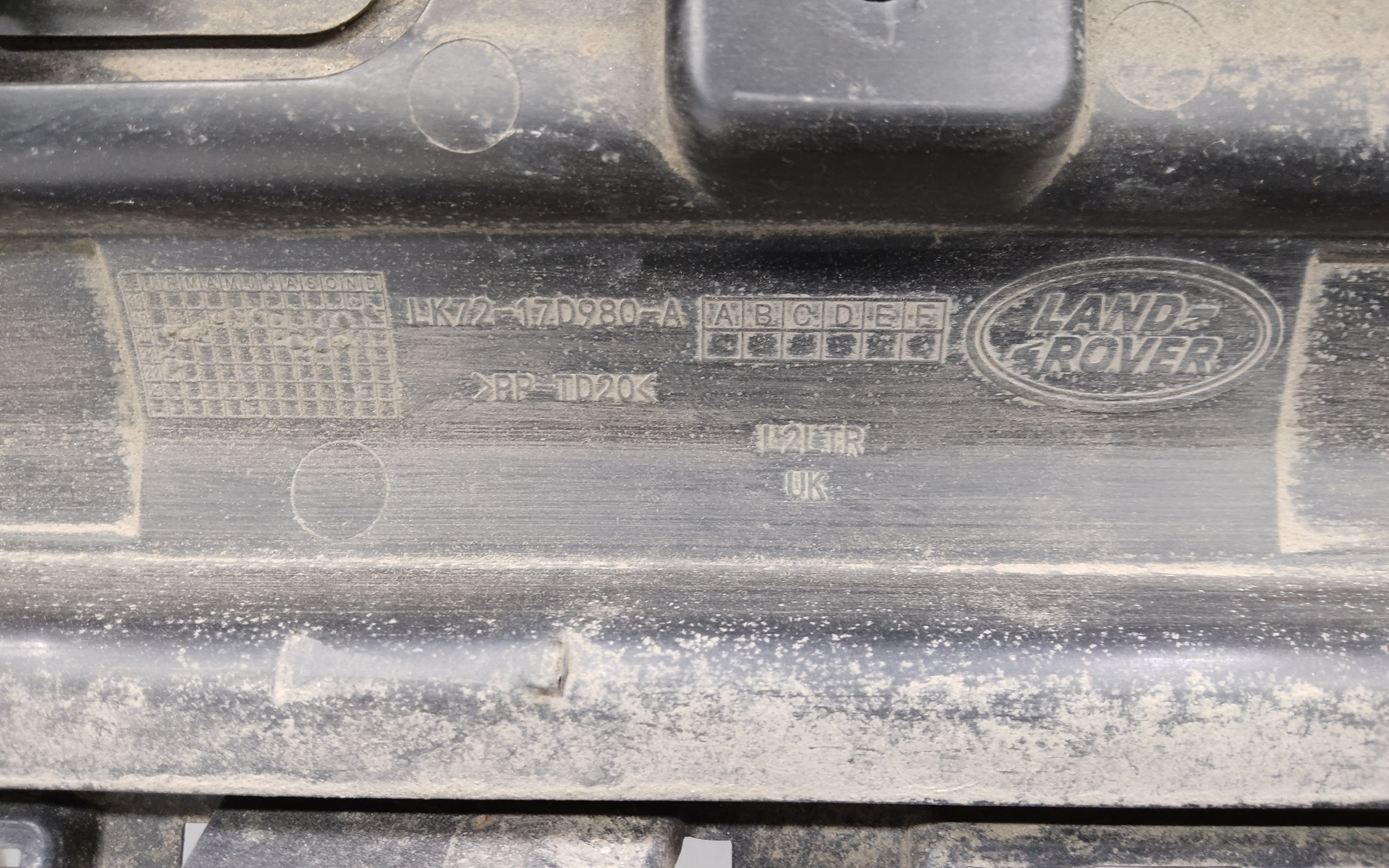 Бампер задний Land Rover Discovery Sport Restail