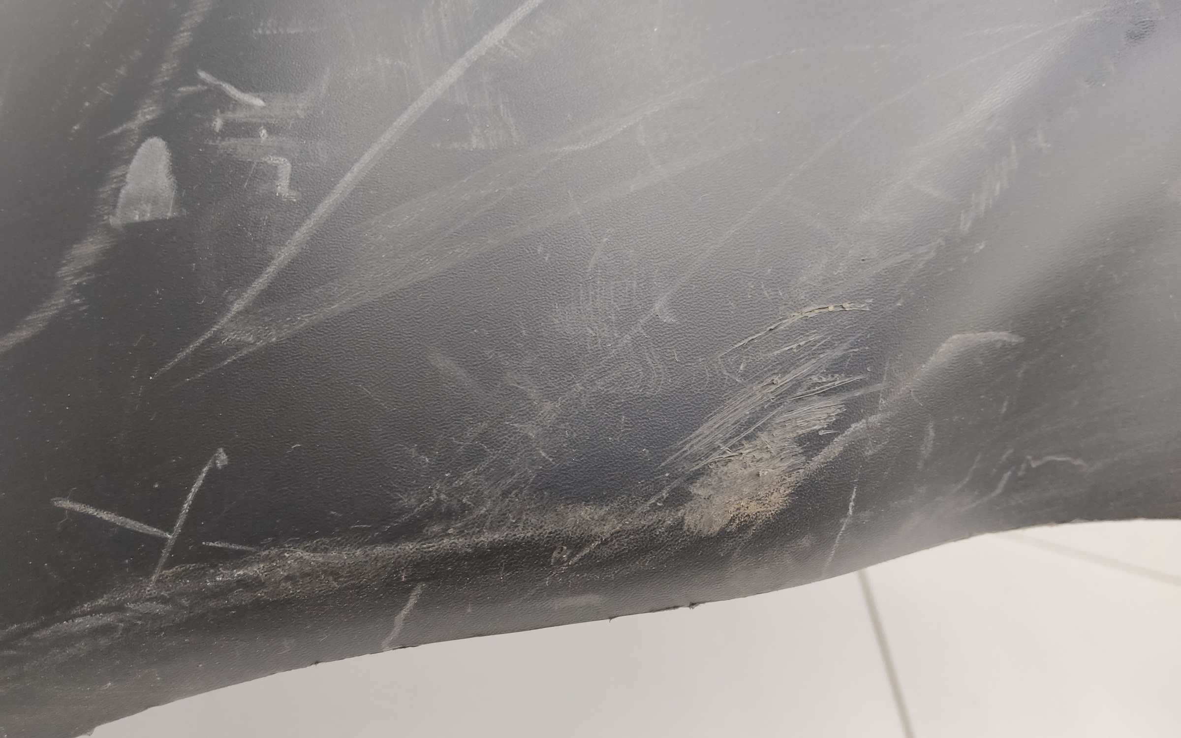 Бампер задний Land Rover Discovery Sport Restail