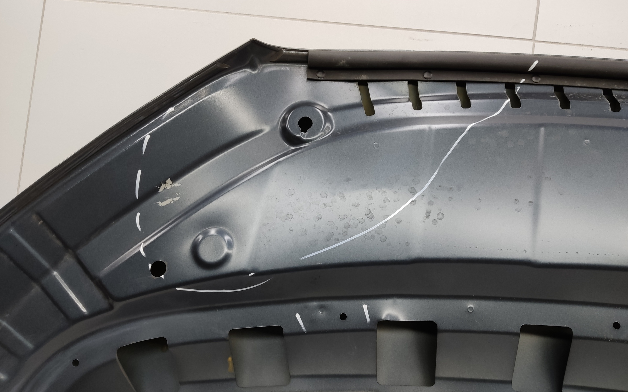 Капот Geely Monjaro