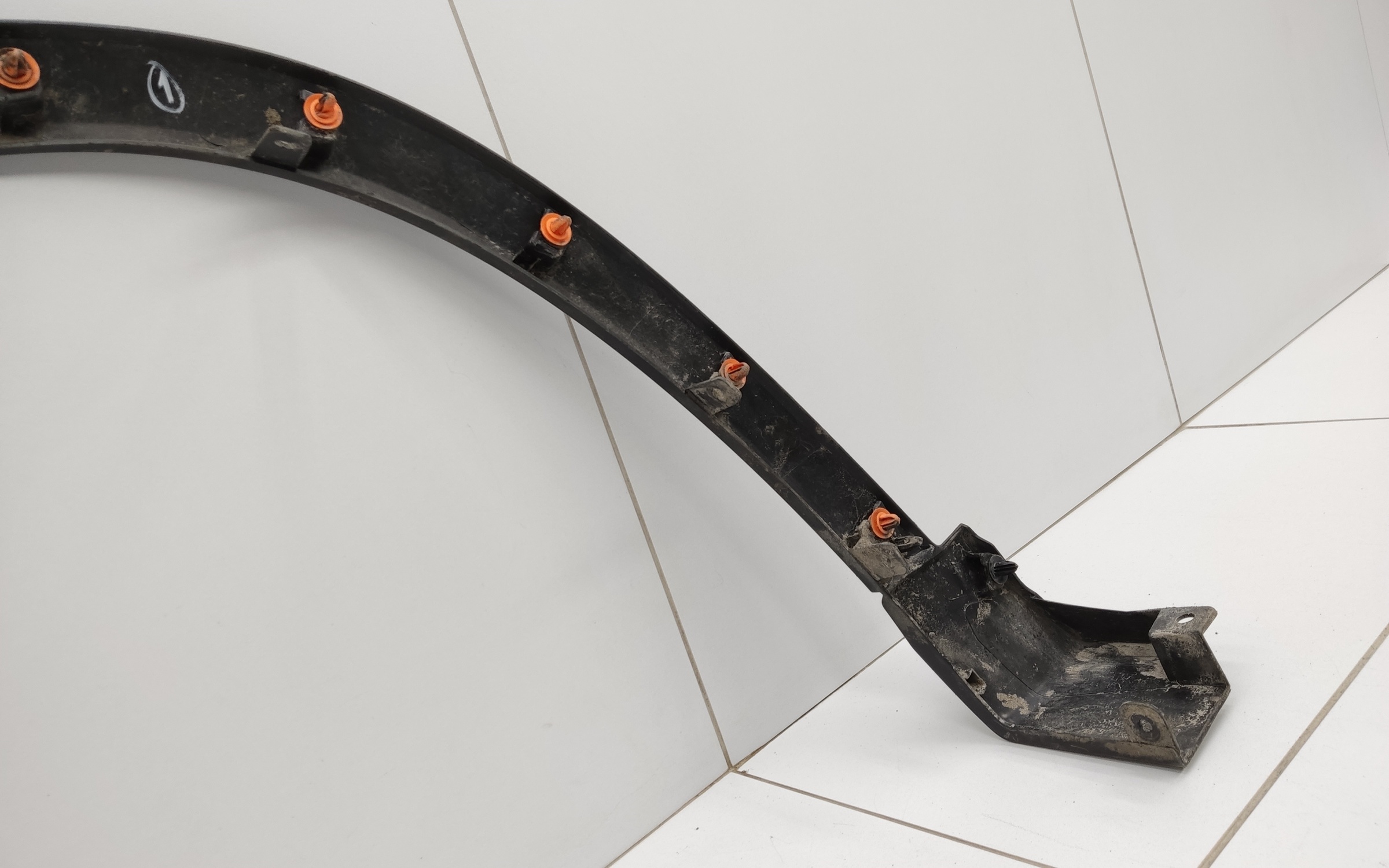 Накладка крыла переднего правого Chery Tiggo 8 Pro