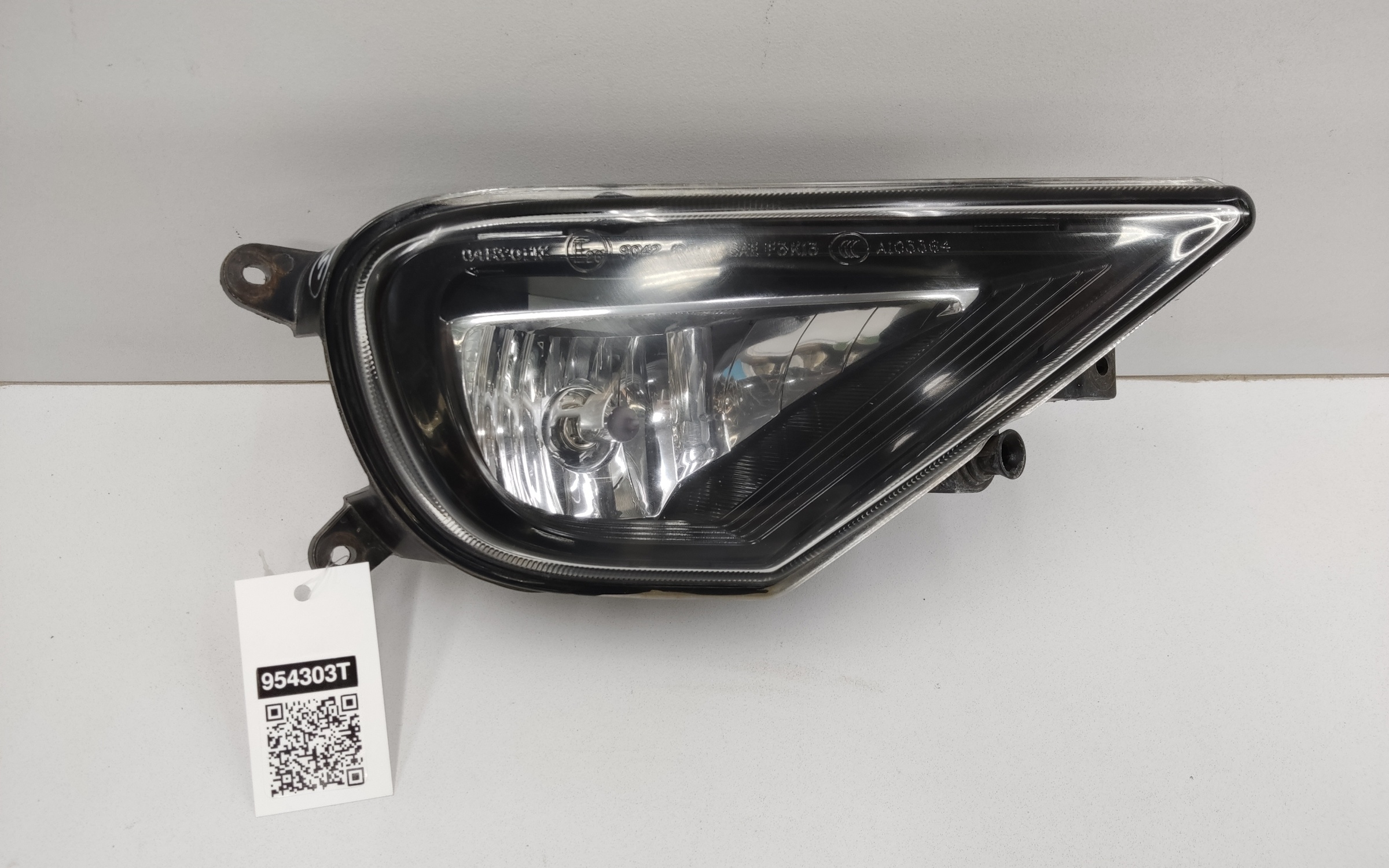 Фара ПТФ передняя правая Volkswagen Touareg 2 Restail