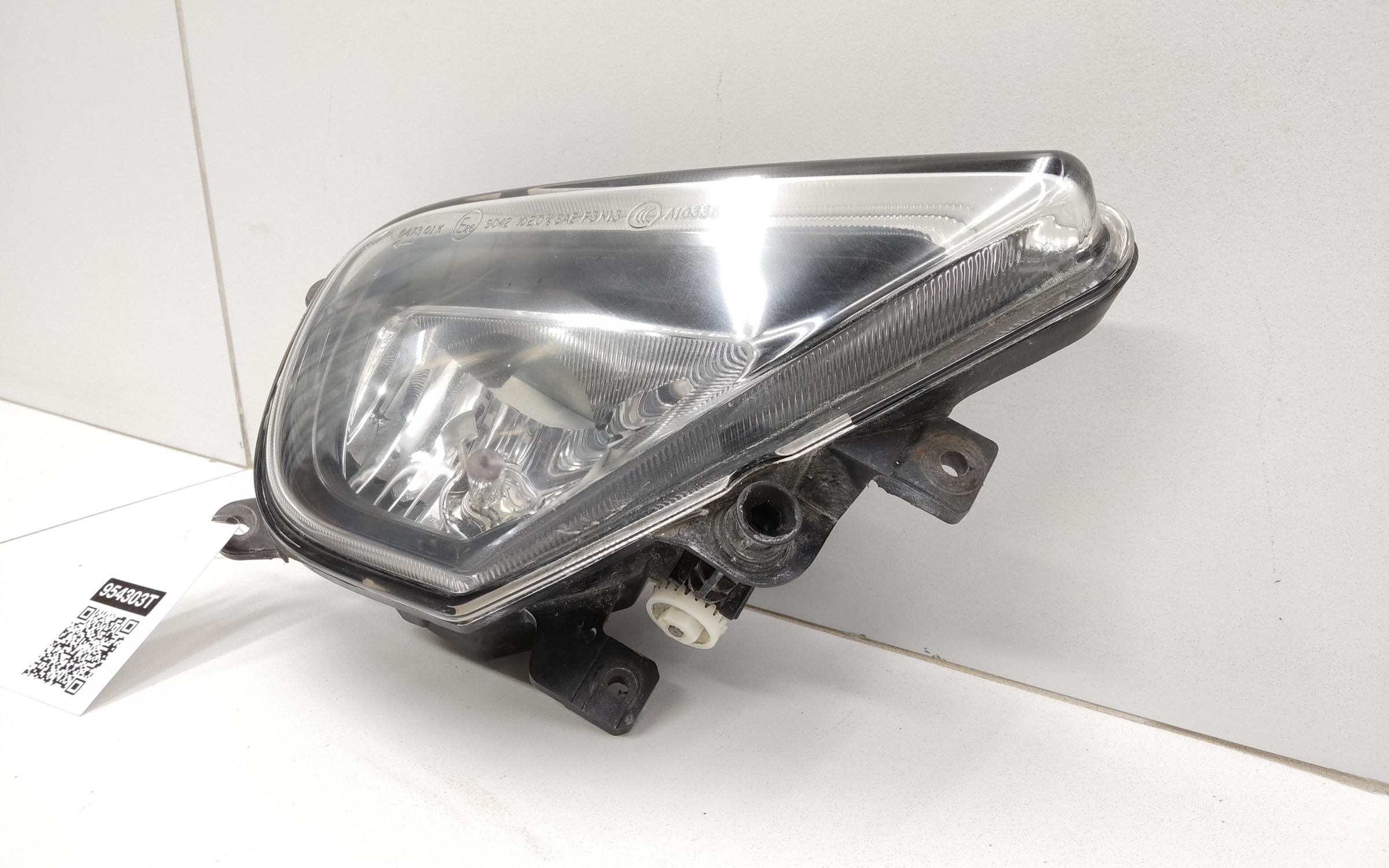 Фара ПТФ передняя правая Volkswagen Touareg 2 Restail