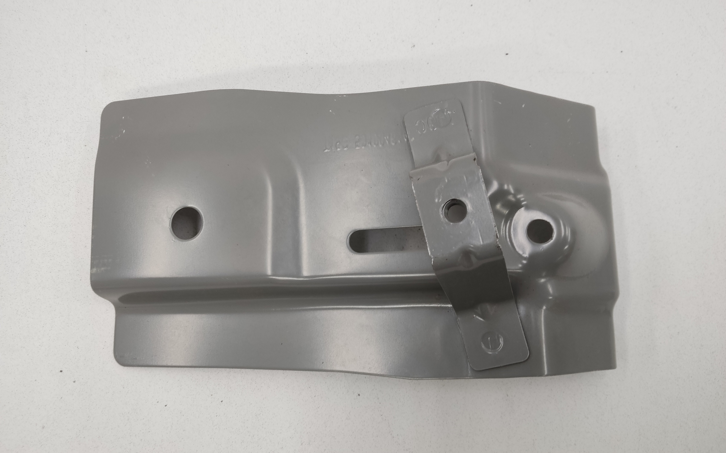 Элемент передней панели нижний правый Chery Tiggo 4 Restail 2