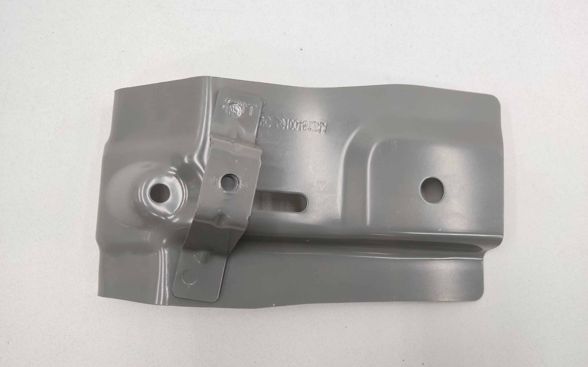 Элемент передней панели нижний левый Chery Tiggo 4 Restail 2