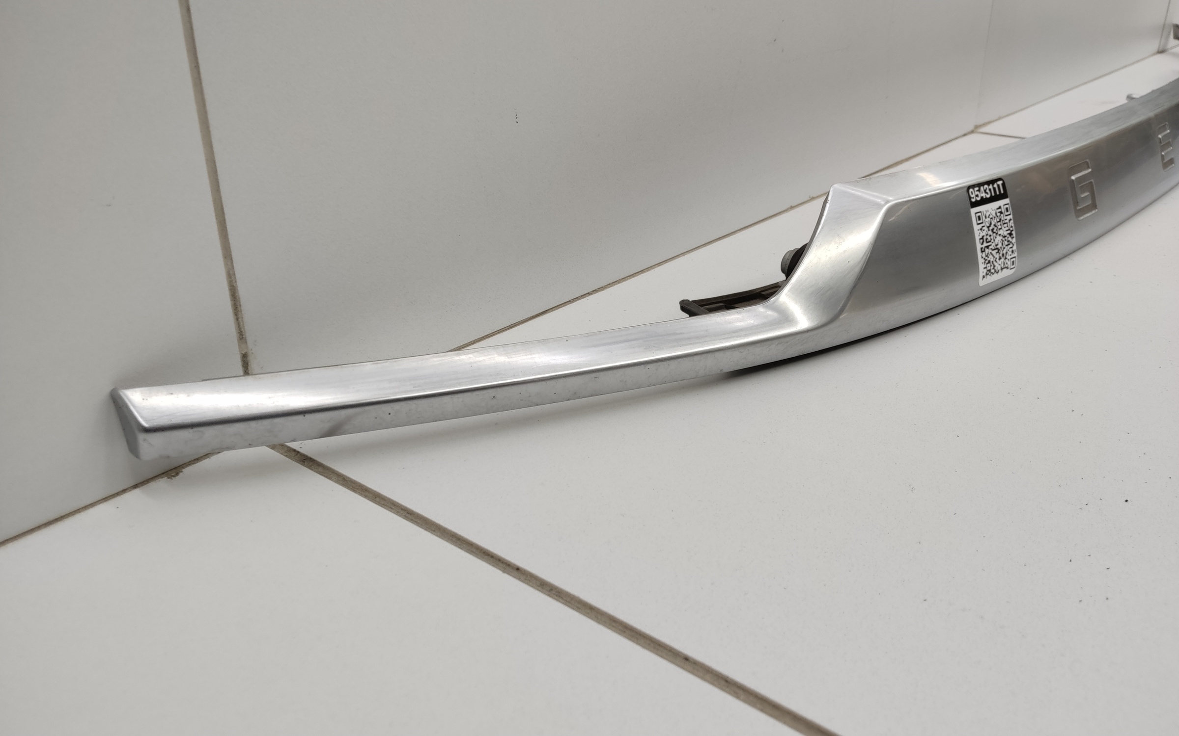 Накладка хром крышки багажника Geely Coolray