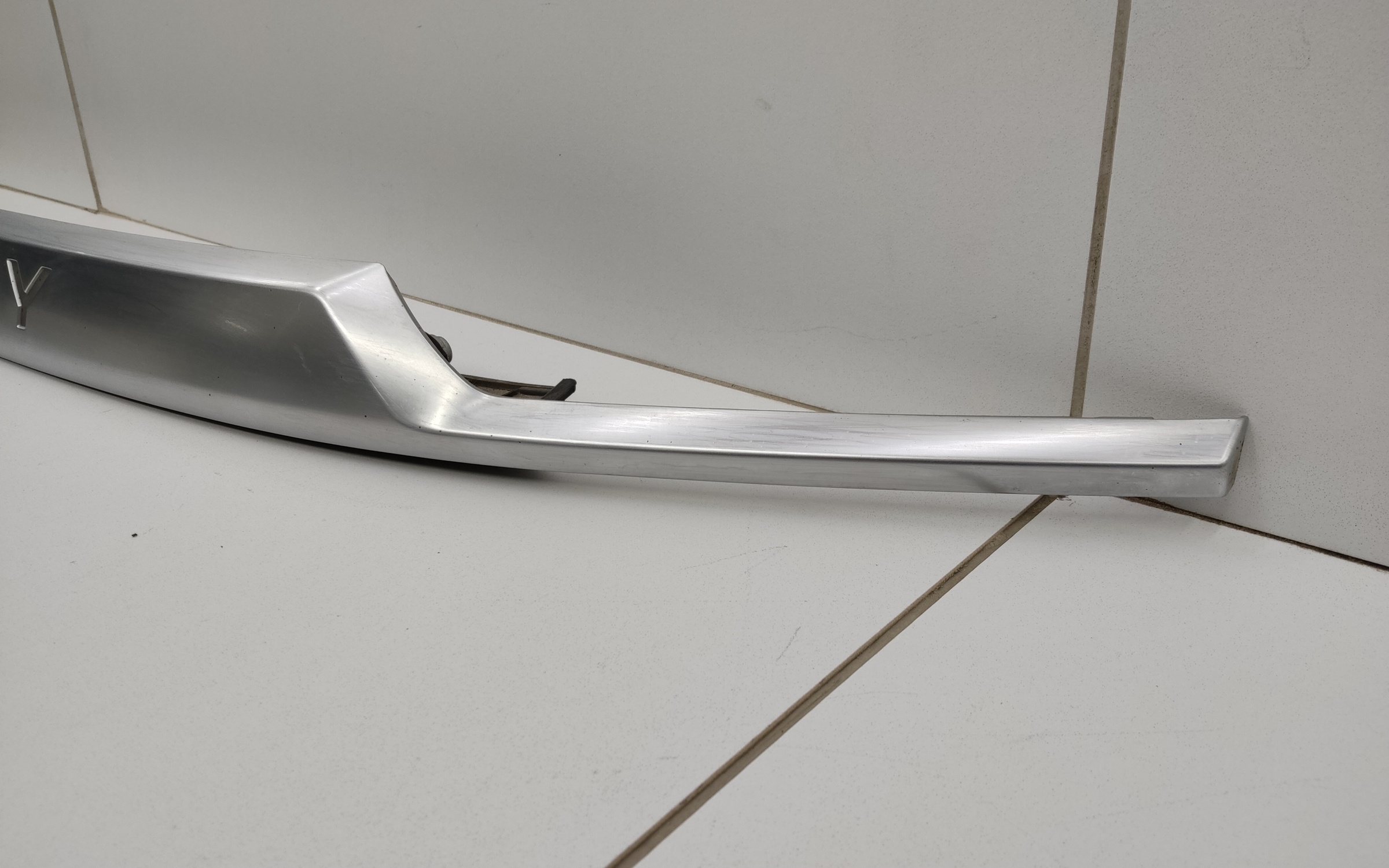 Накладка хром крышки багажника Geely Coolray