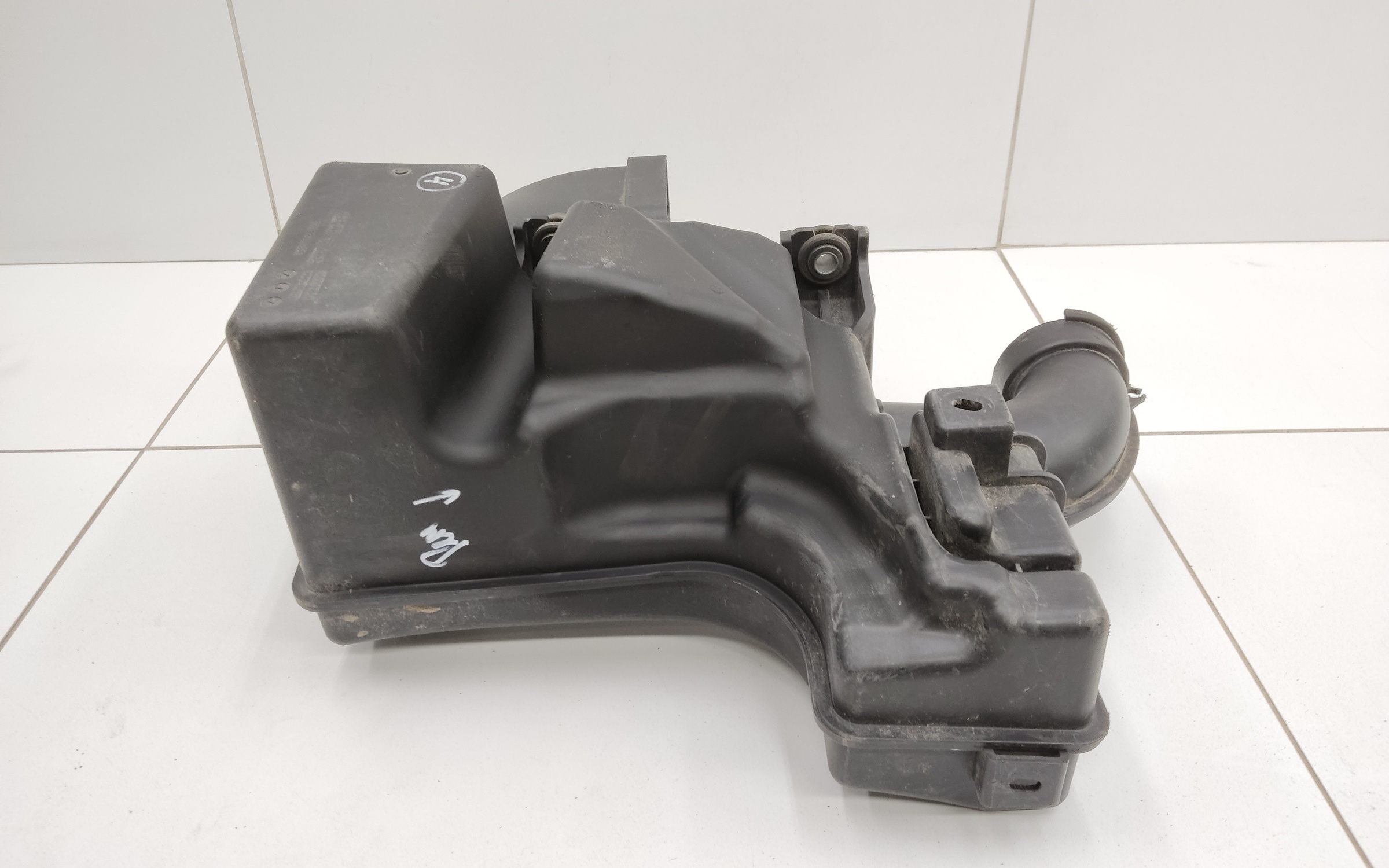 Резонатор воздушного фильтра Hyundai Solaris 2 Restail