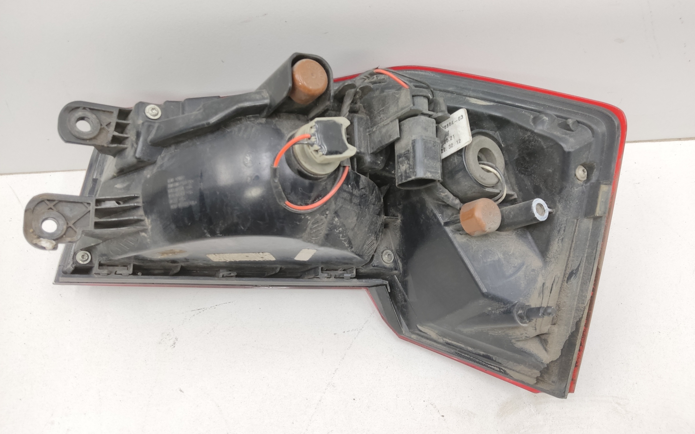 Фонарь задний левый наружный Skoda Rapid 2 LED