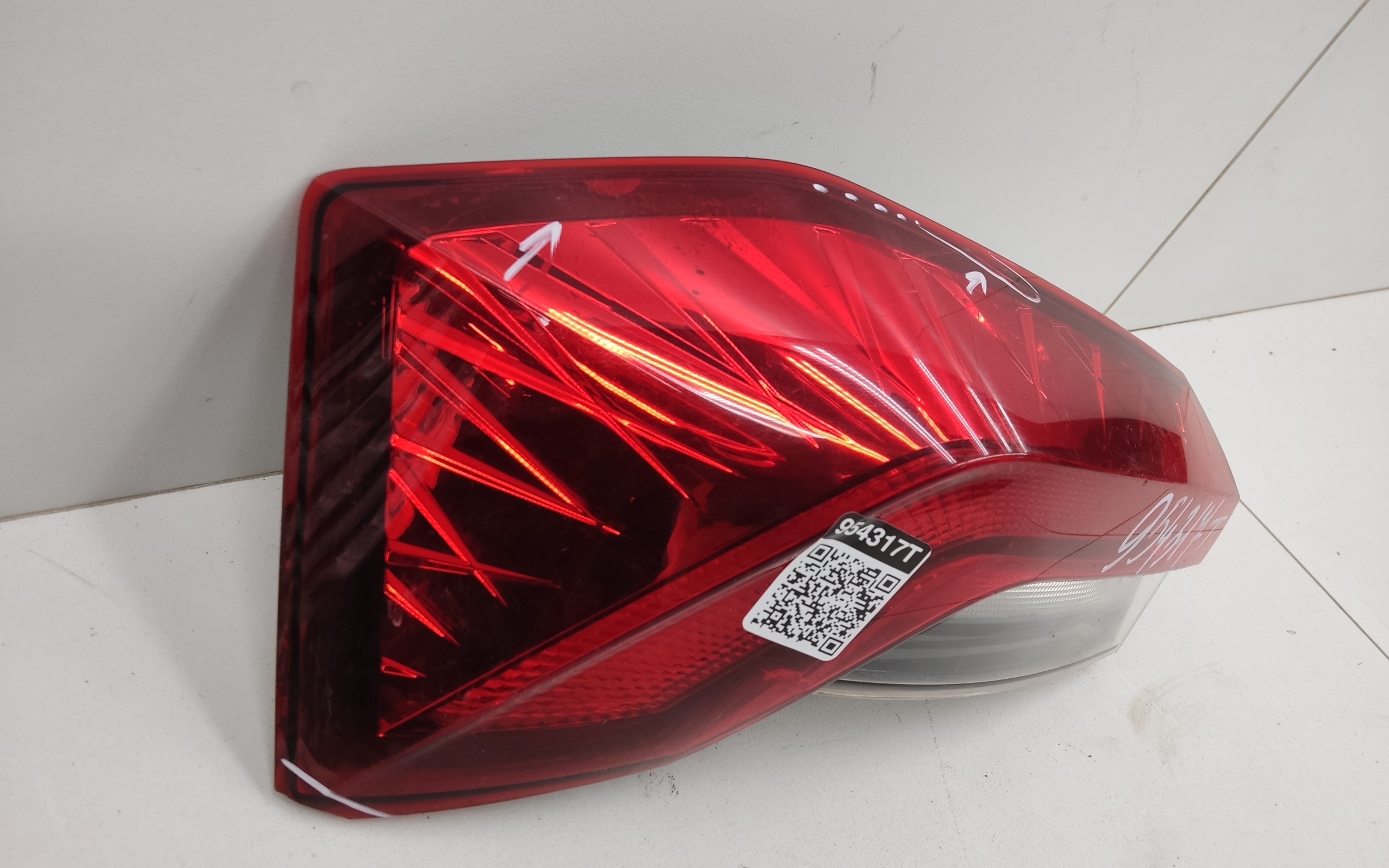 Фонарь задний левый наружный Skoda Rapid 2 LED