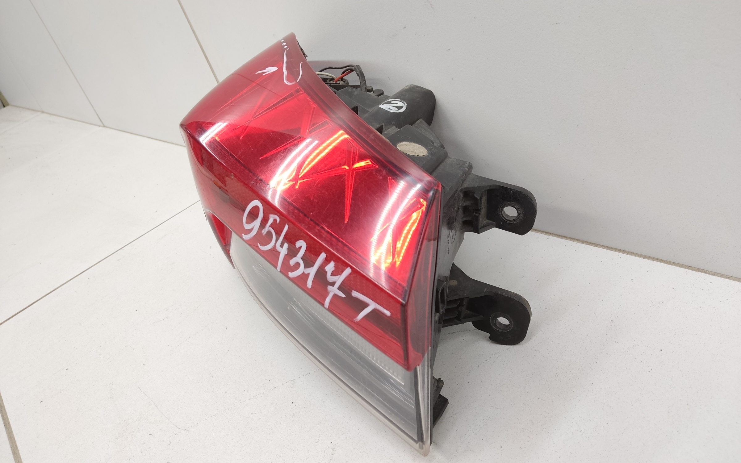 Фонарь задний левый наружный Skoda Rapid 2 LED