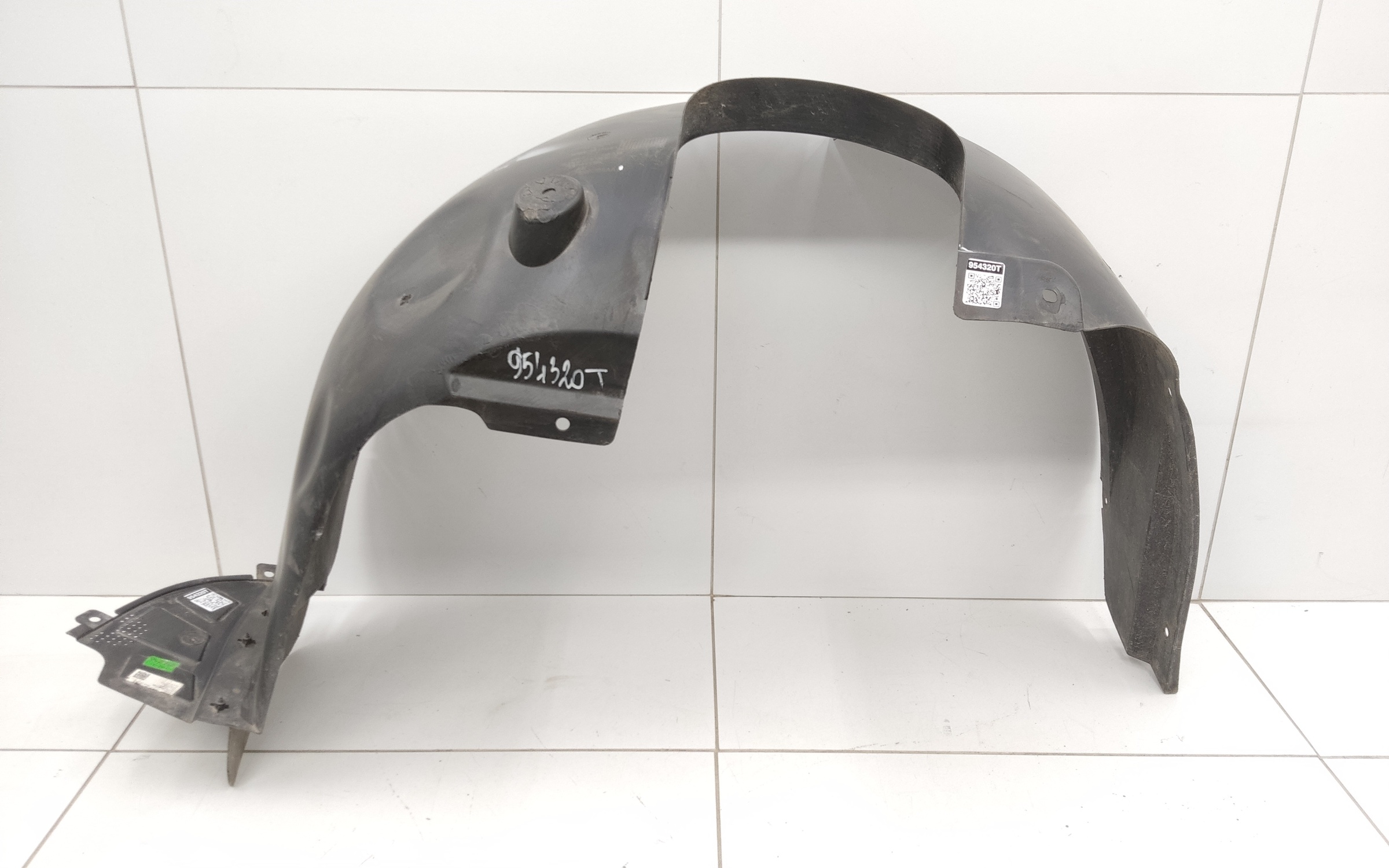 Подкрылок передний правый Chery Tiggo 4 Restail