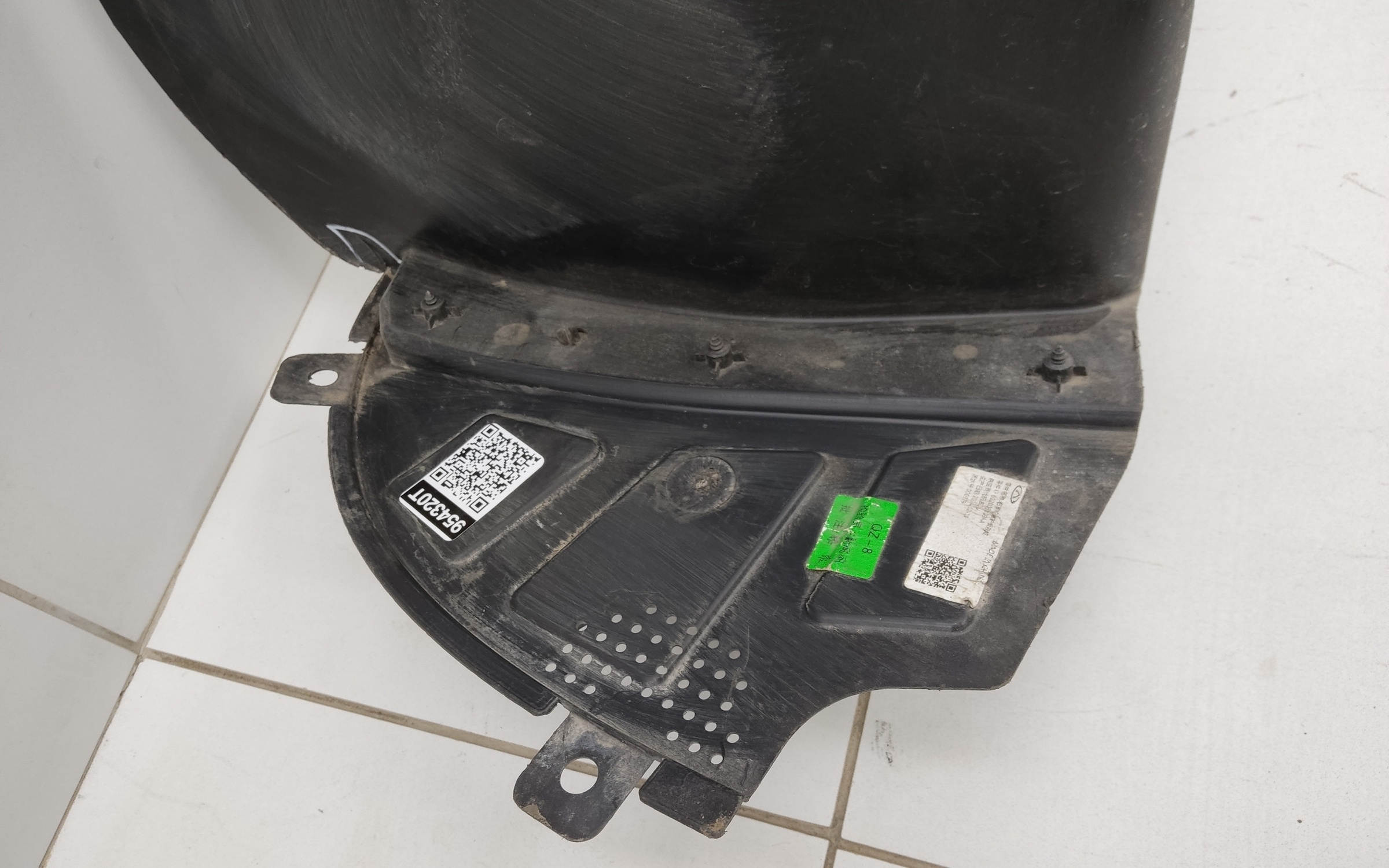 Подкрылок передний правый Chery Tiggo 4 Restail