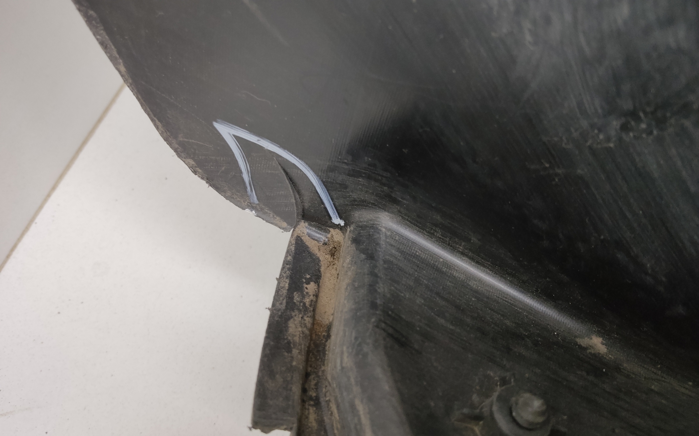 Подкрылок передний правый Chery Tiggo 4 Restail