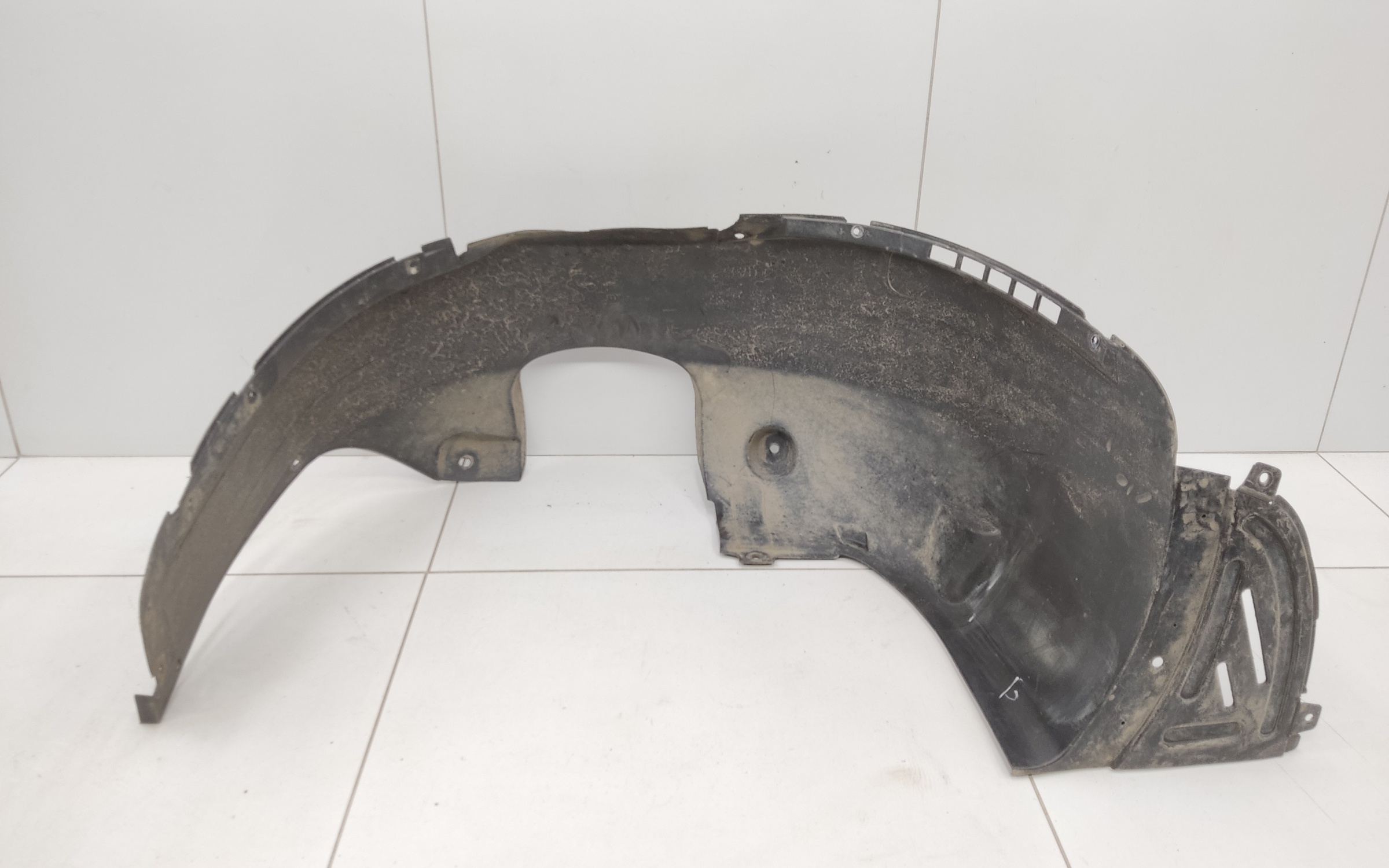 Подкрылок передний правый Chery Tiggo 8