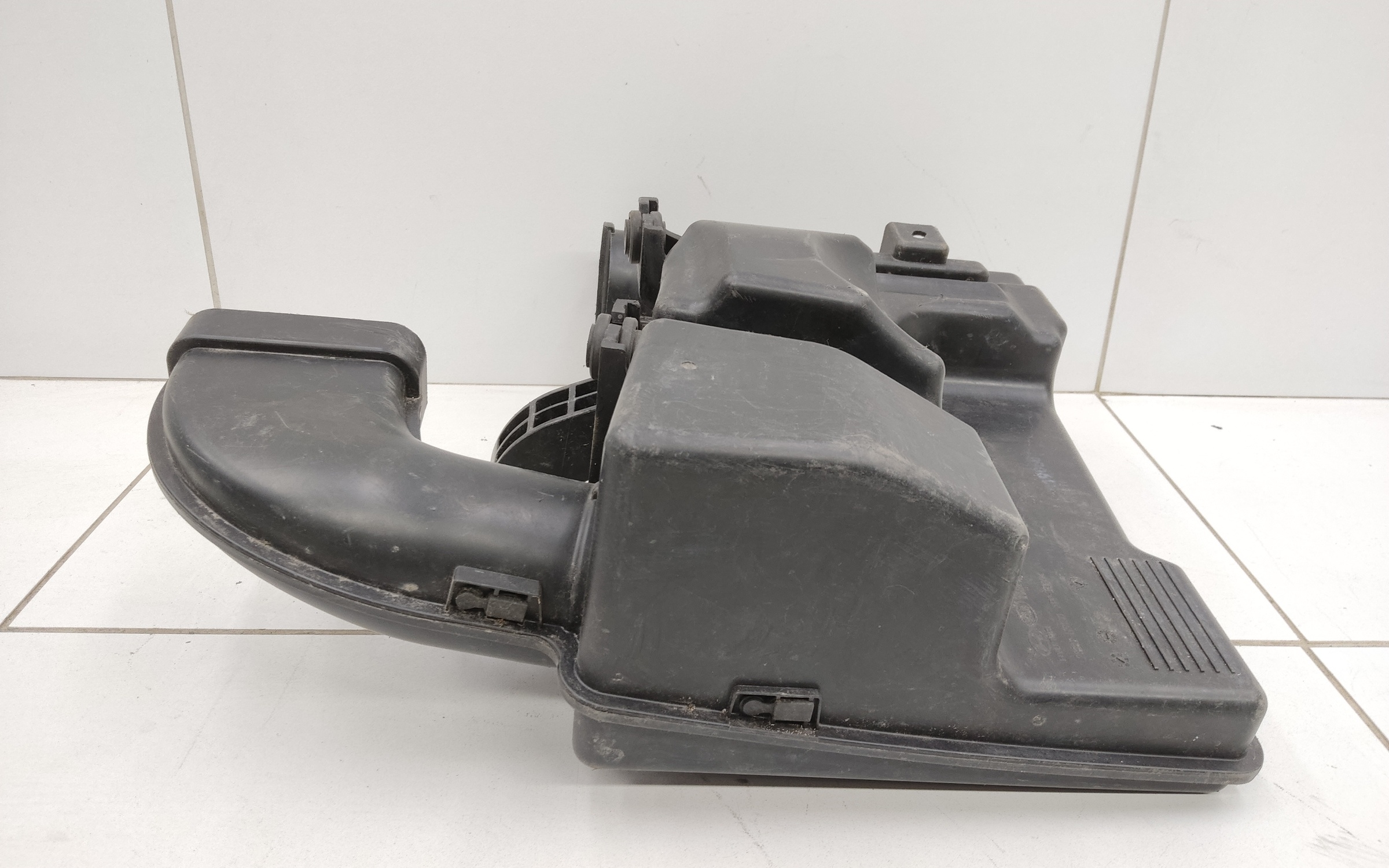 Резонатор воздушного фильтра Hyundai Solaris 2