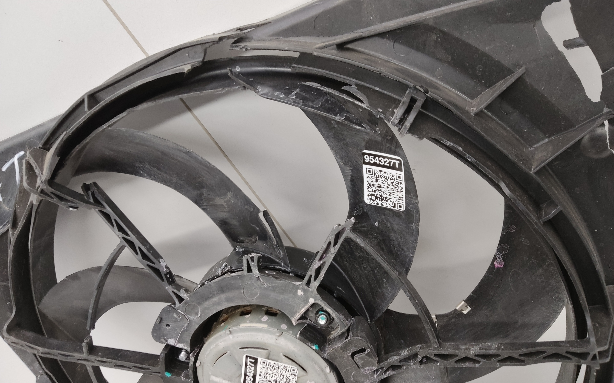 Диффузор вентилятора радиатора Chery Arrizo 8