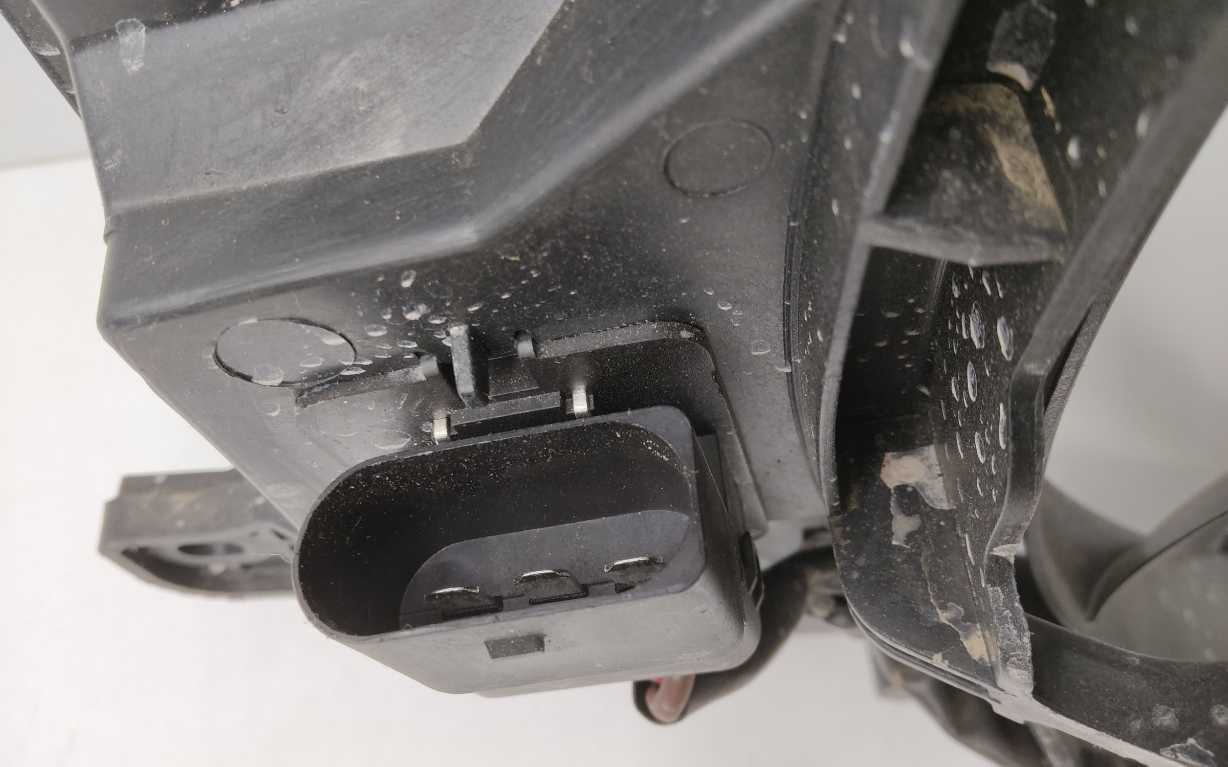 Диффузор вентилятора радиатора Chery Arrizo 8