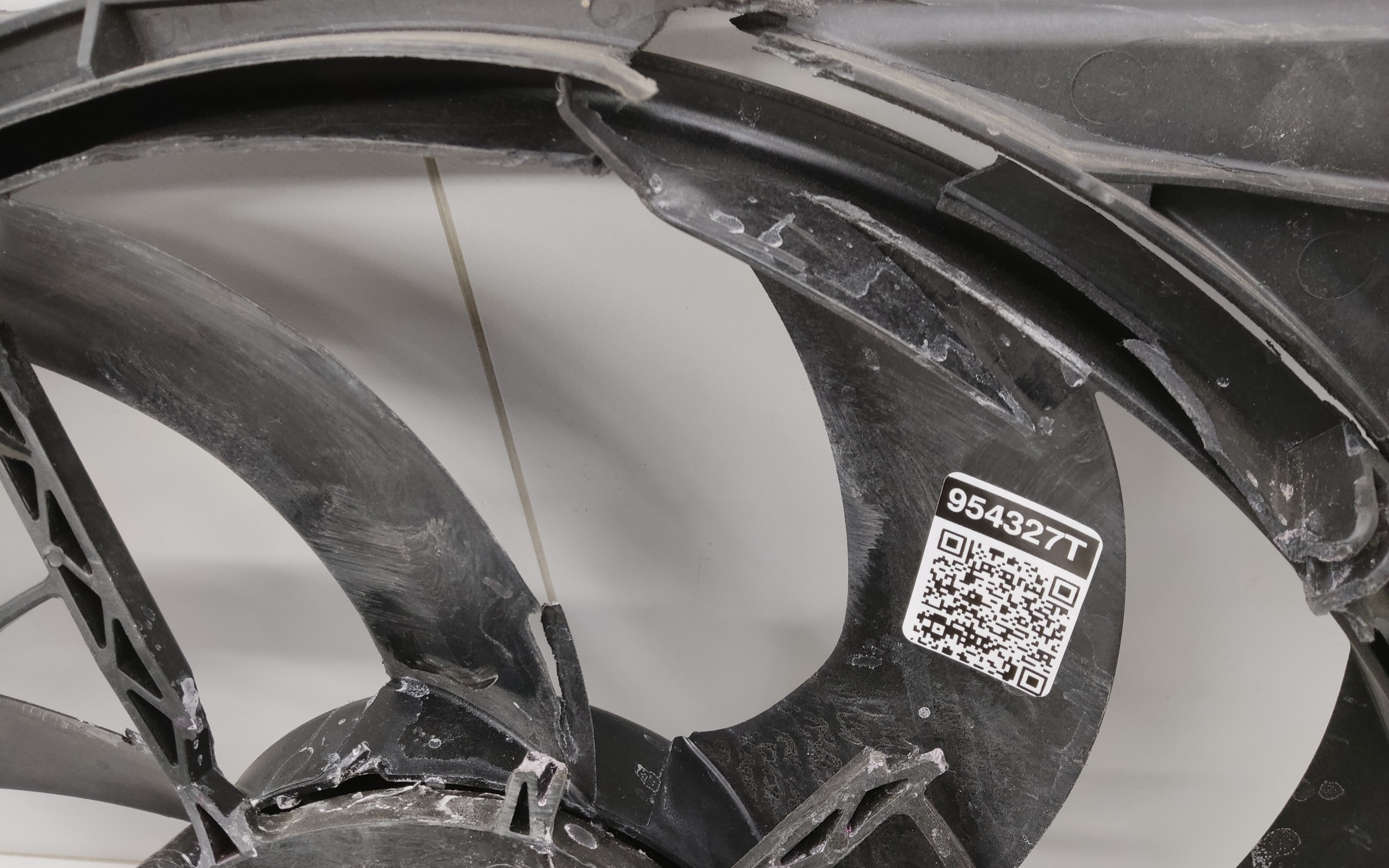 Диффузор вентилятора радиатора Chery Arrizo 8