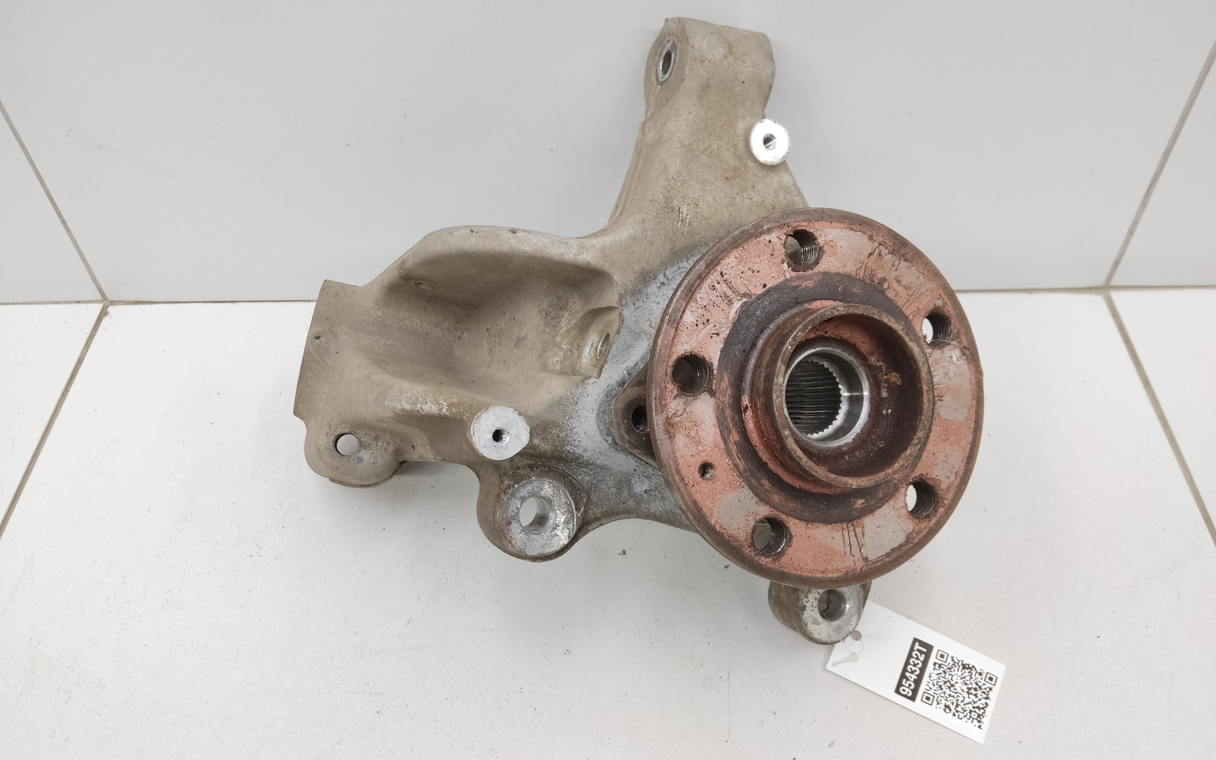 Кулак поворотный передний левый Geely Tugella