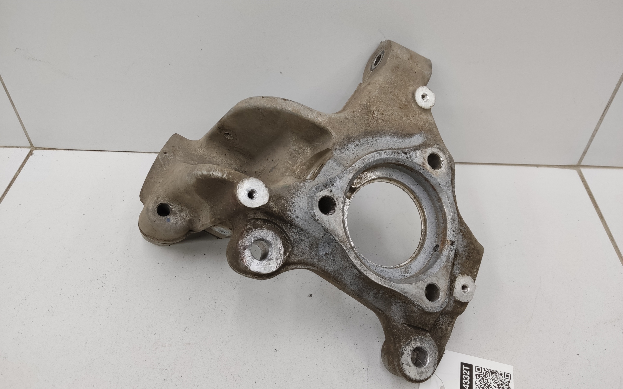 Кулак поворотный передний левый Geely Tugella