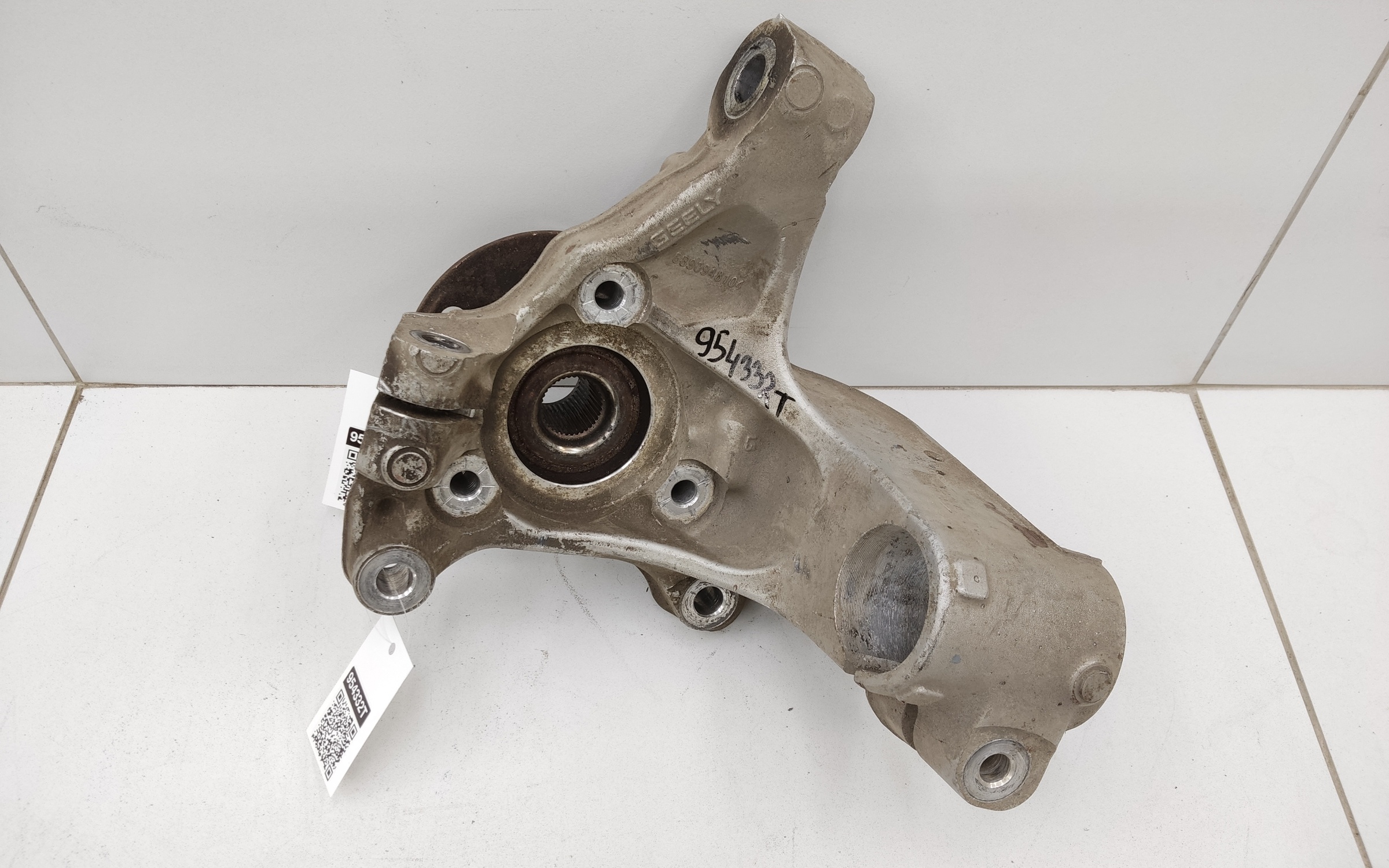 Кулак поворотный передний левый Geely Tugella