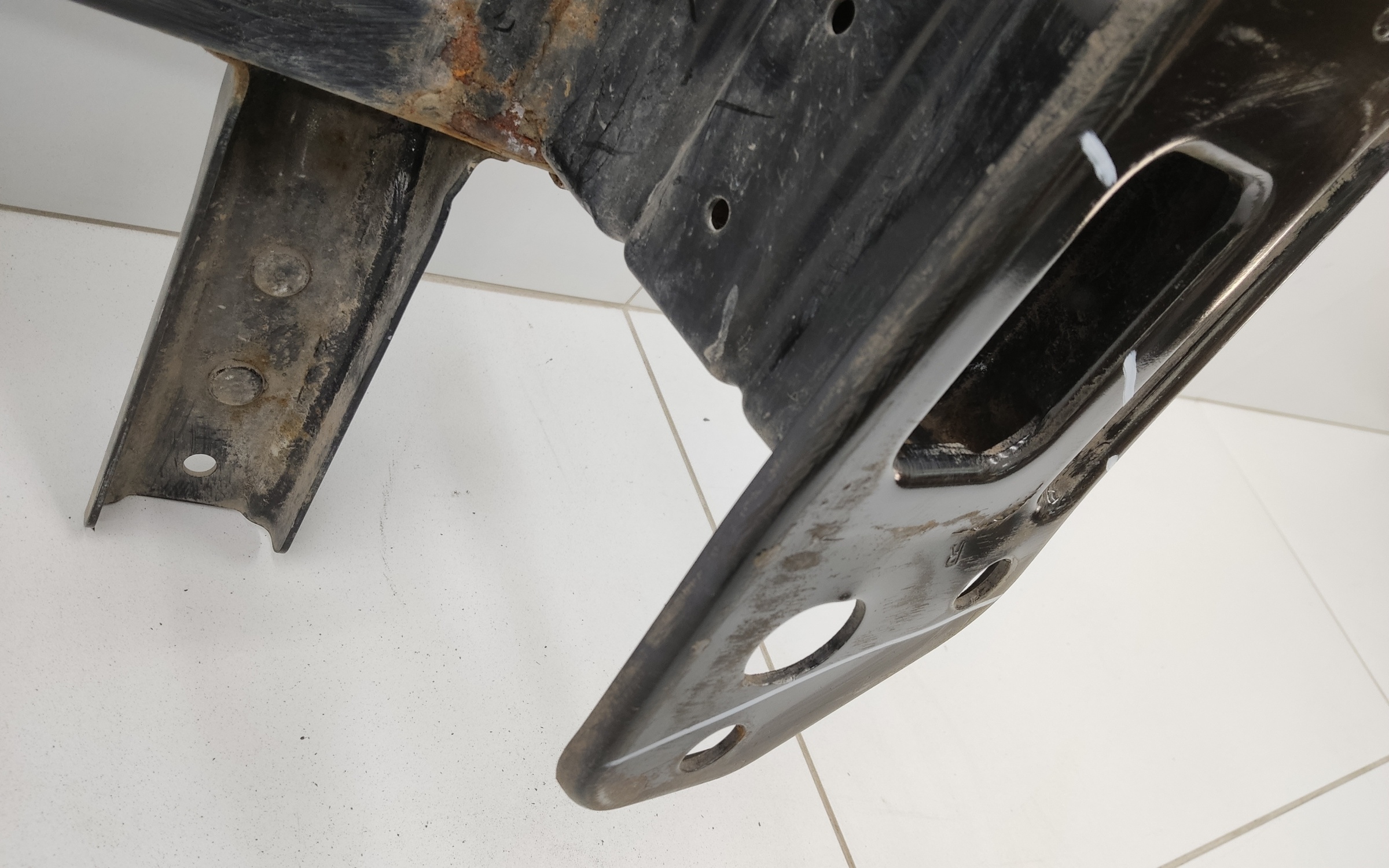 Усилитель переднего бампера Hyundai Creta 1