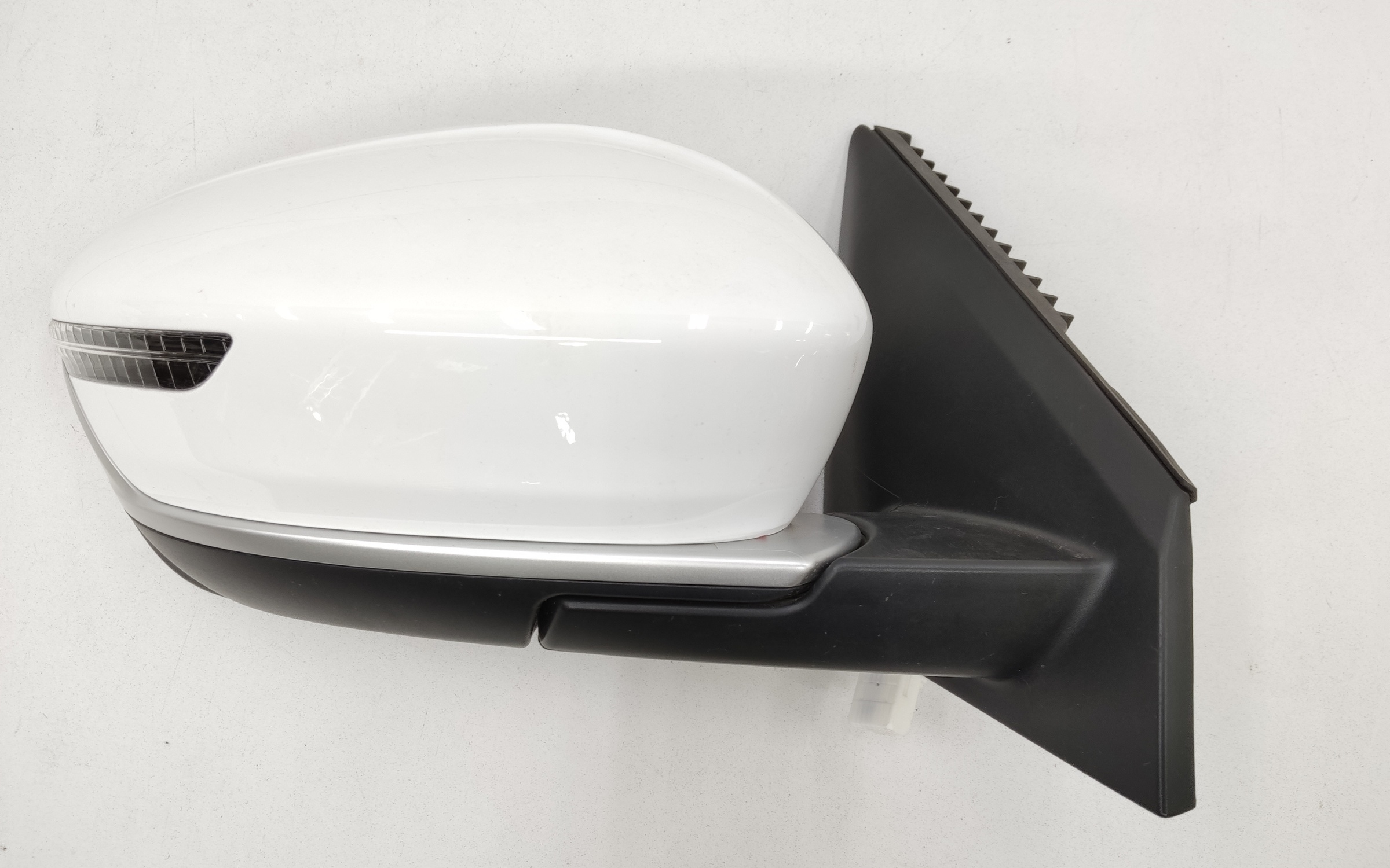 Зеркало правое Geely Coolray 6 контактов