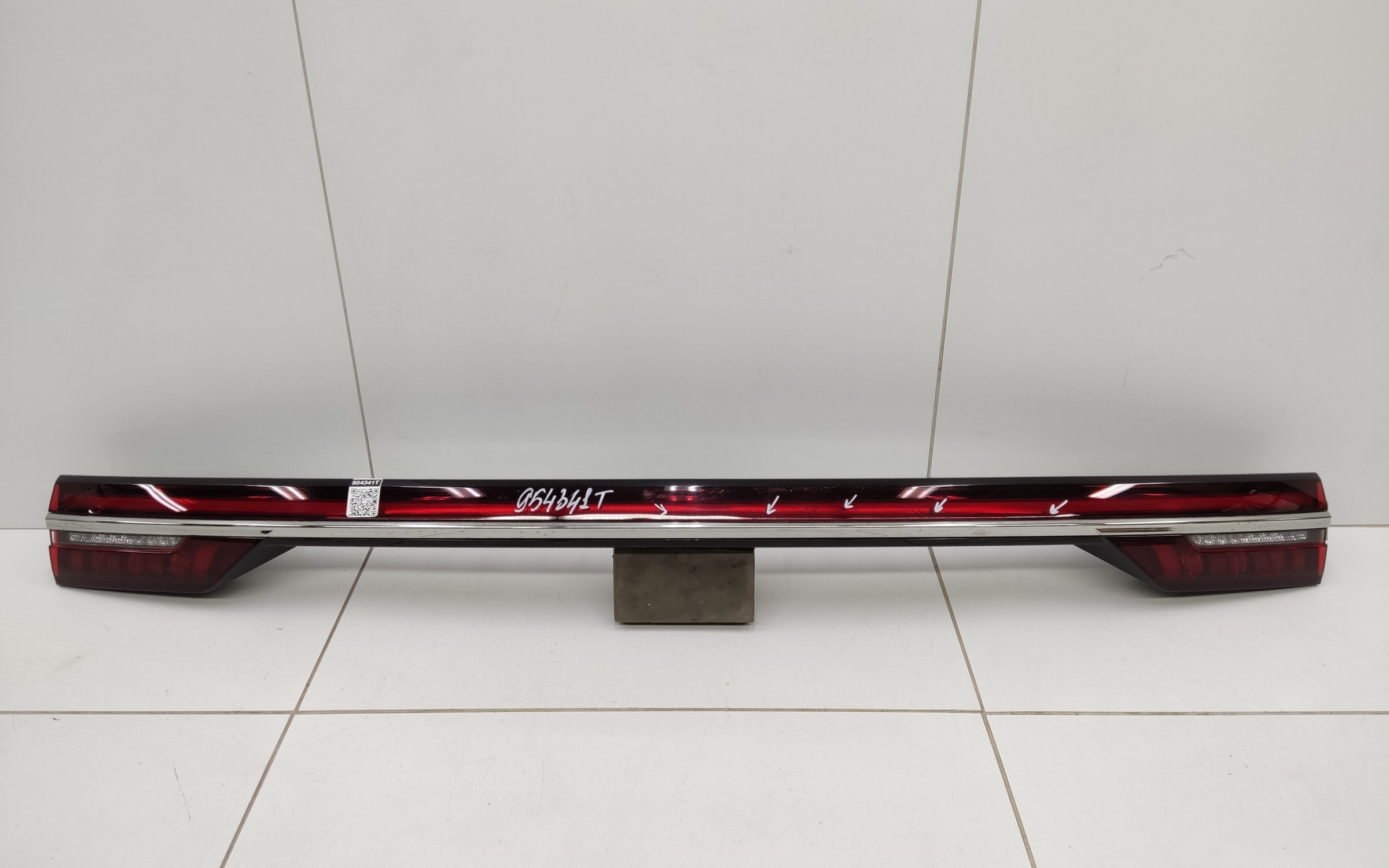 Фонарь крышки багажника Geely Monjaro LED