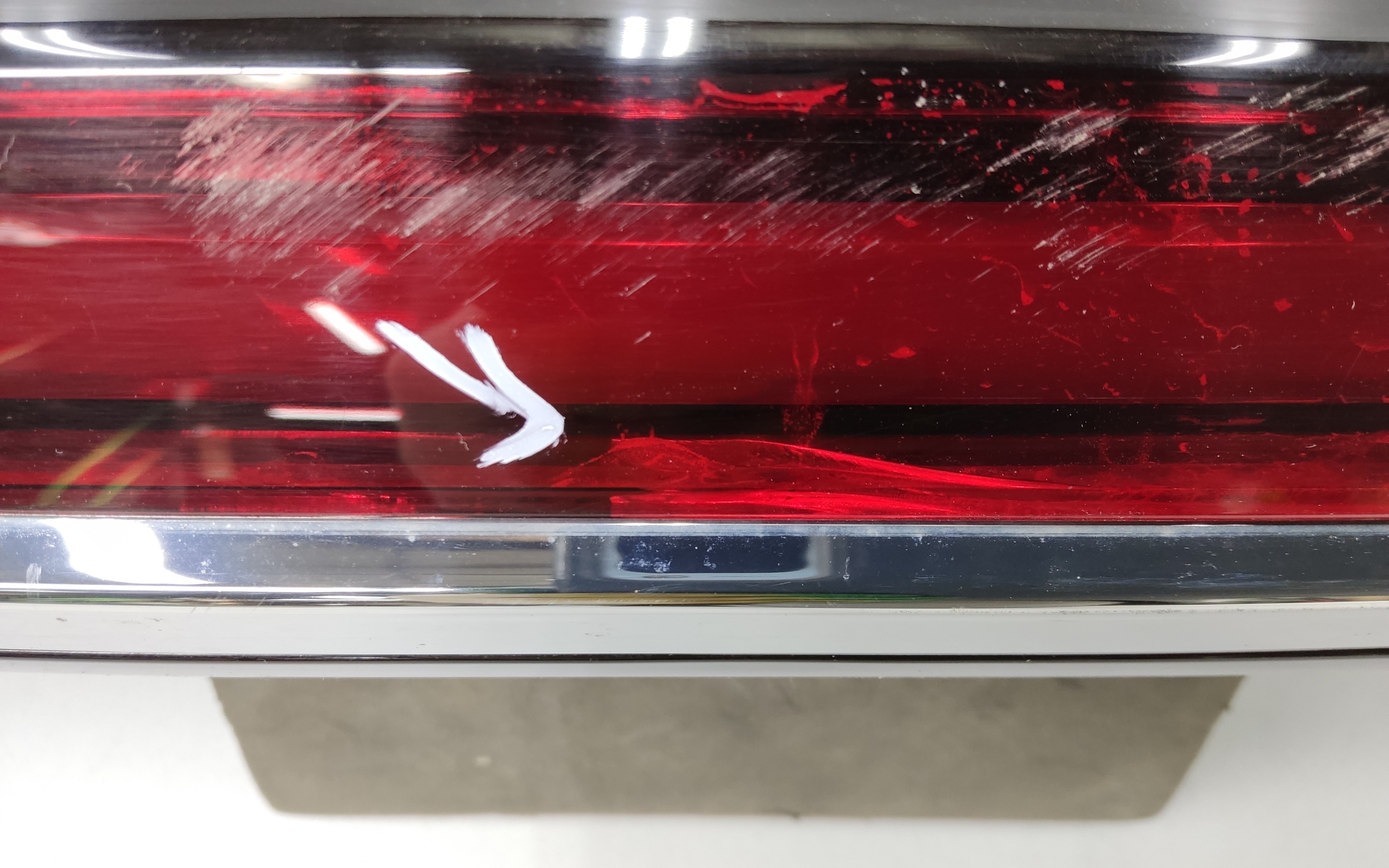 Фонарь крышки багажника Geely Monjaro LED