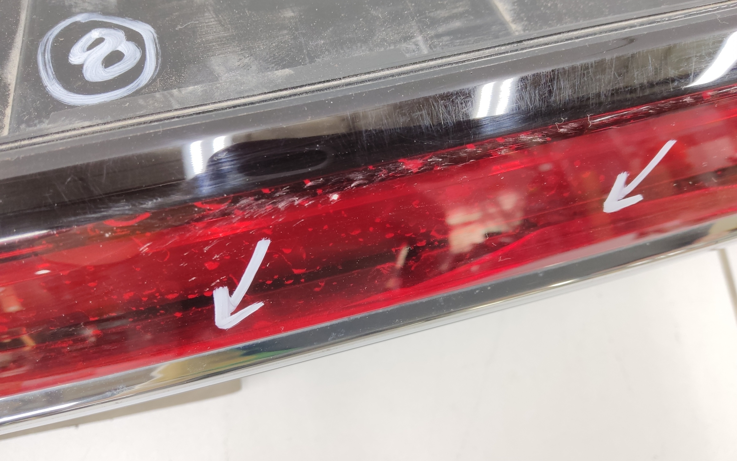 Фонарь крышки багажника Geely Monjaro LED