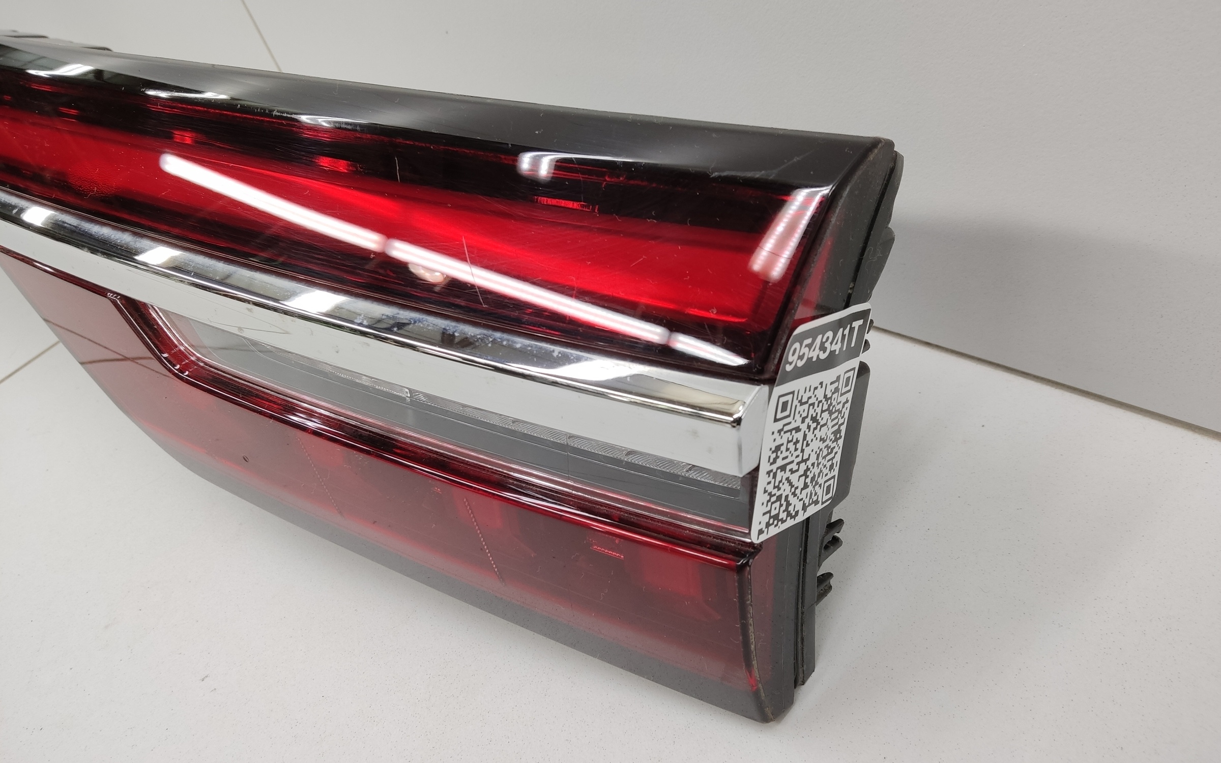 Фонарь крышки багажника Geely Monjaro LED