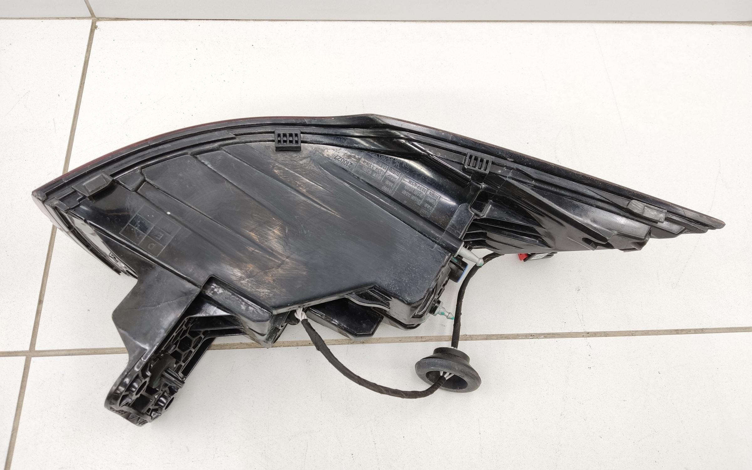 Фонарь задний правый наружный Geely Monjaro