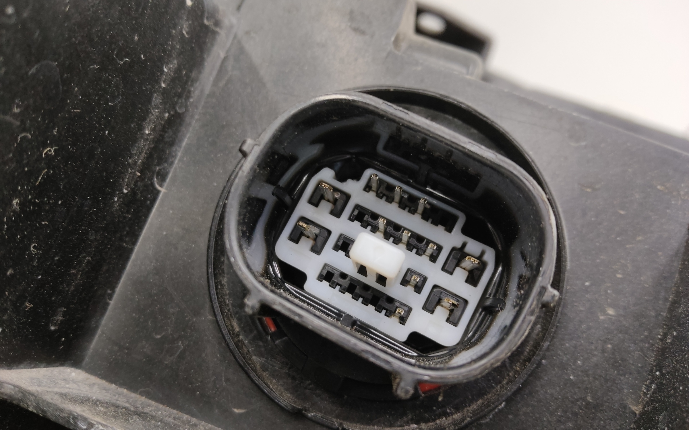 Фара передняя правая Geely Okavango Restail